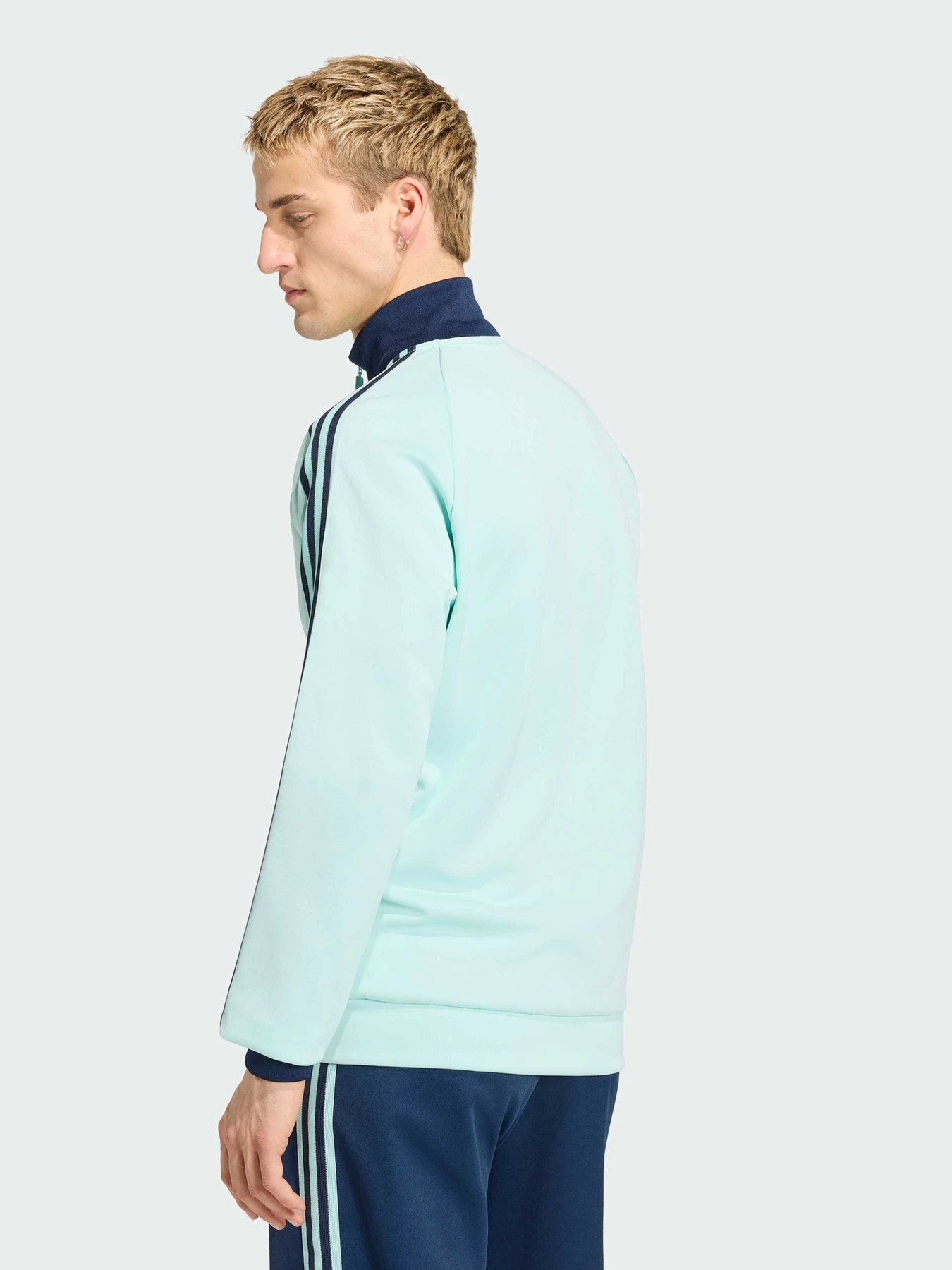 Худі та світшоти Adidas модель JZ9340 Худі та світшоти Adidas модель JZ9340 Фото