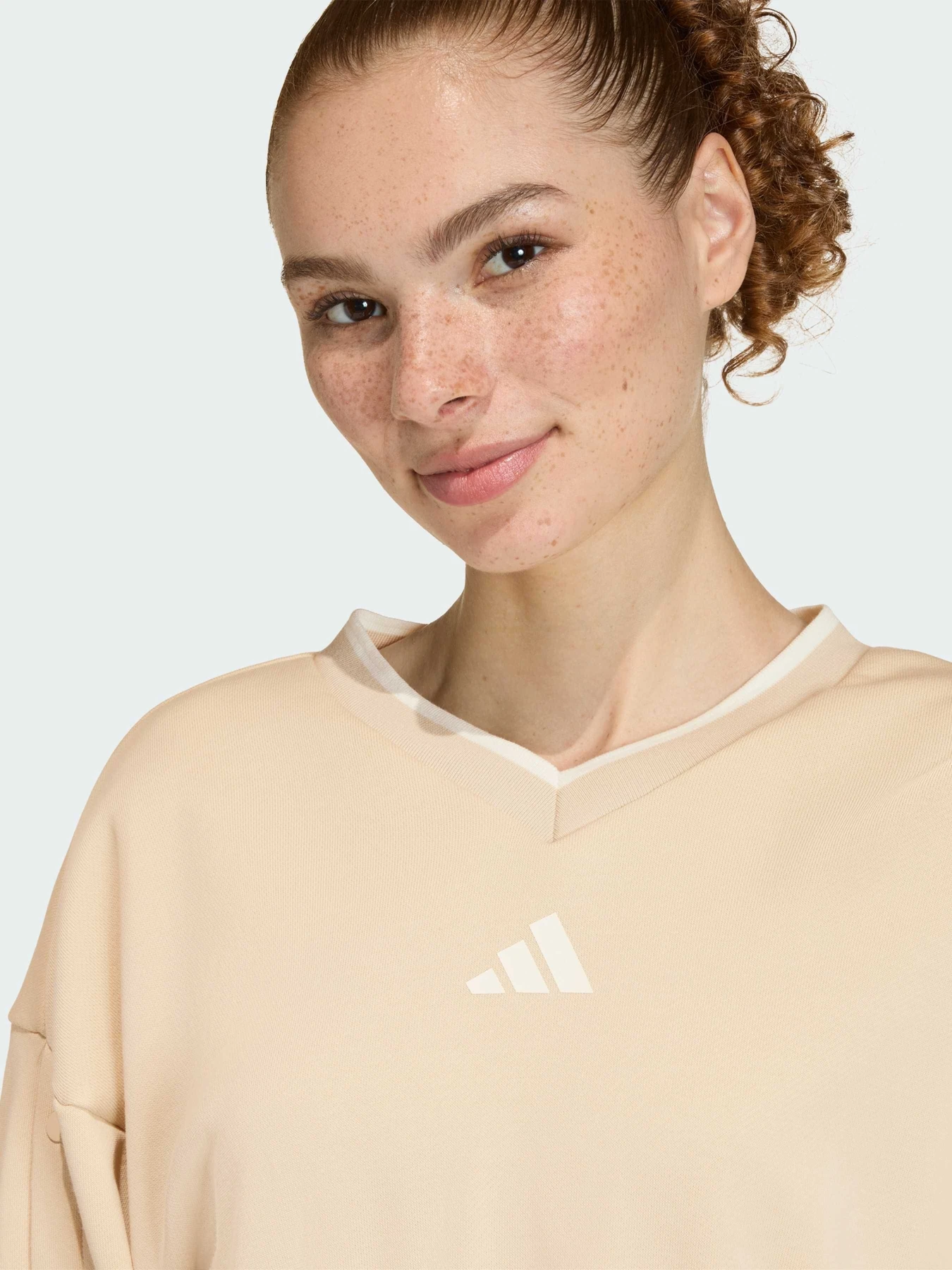 Худи и свитшоты Adidas модель JY6969 Худи и свитшоты Adidas модель JY6969 Фото