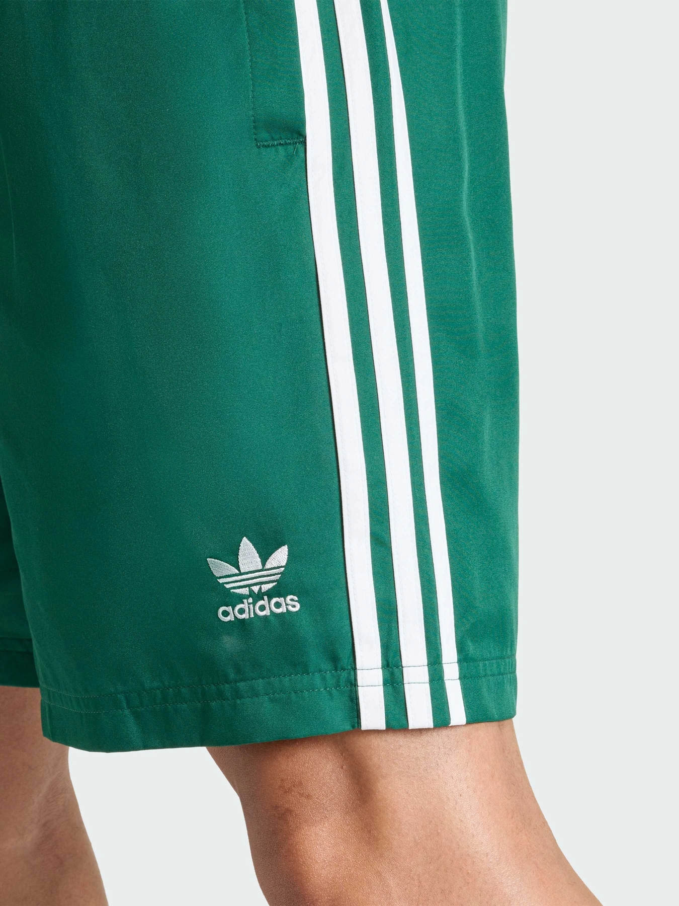 Одежда для пляжа Adidas модель JZ8477 Одежда для пляжа Adidas модель JZ8477 Фото