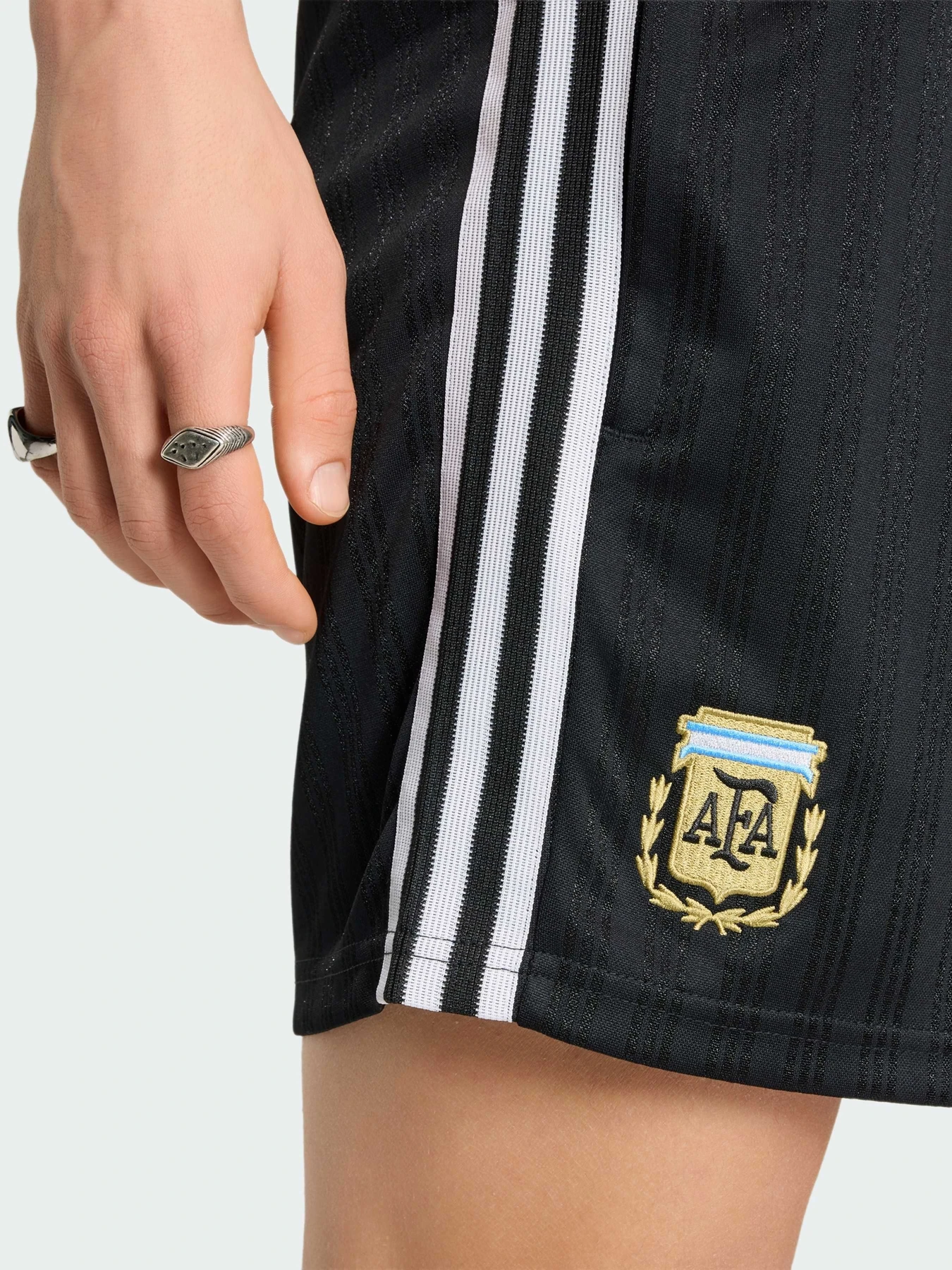 Шорти Adidas модель JZ6308 Фото