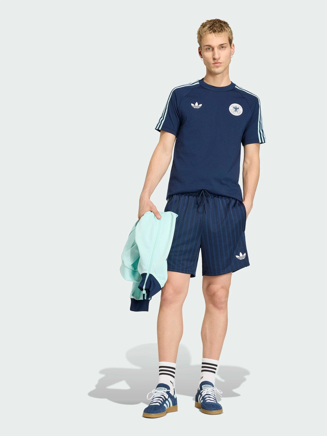 Футболки и поло Adidas модель JZ9342 Футболки и поло Adidas модель JZ9342 Фото