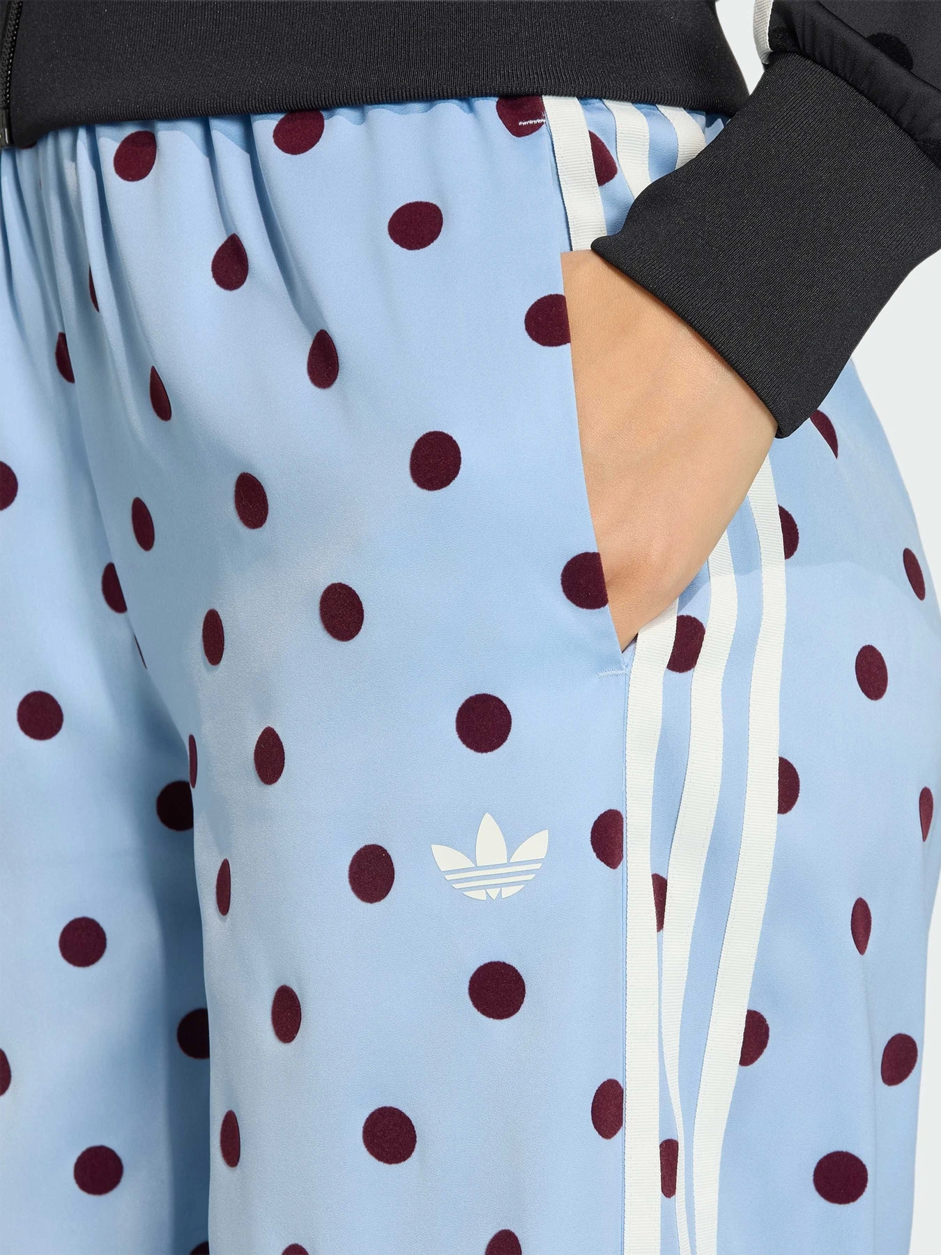 Штани Adidas Adicolor модель KV1170 Штани Adidas Adicolor модель KV1170 Фото