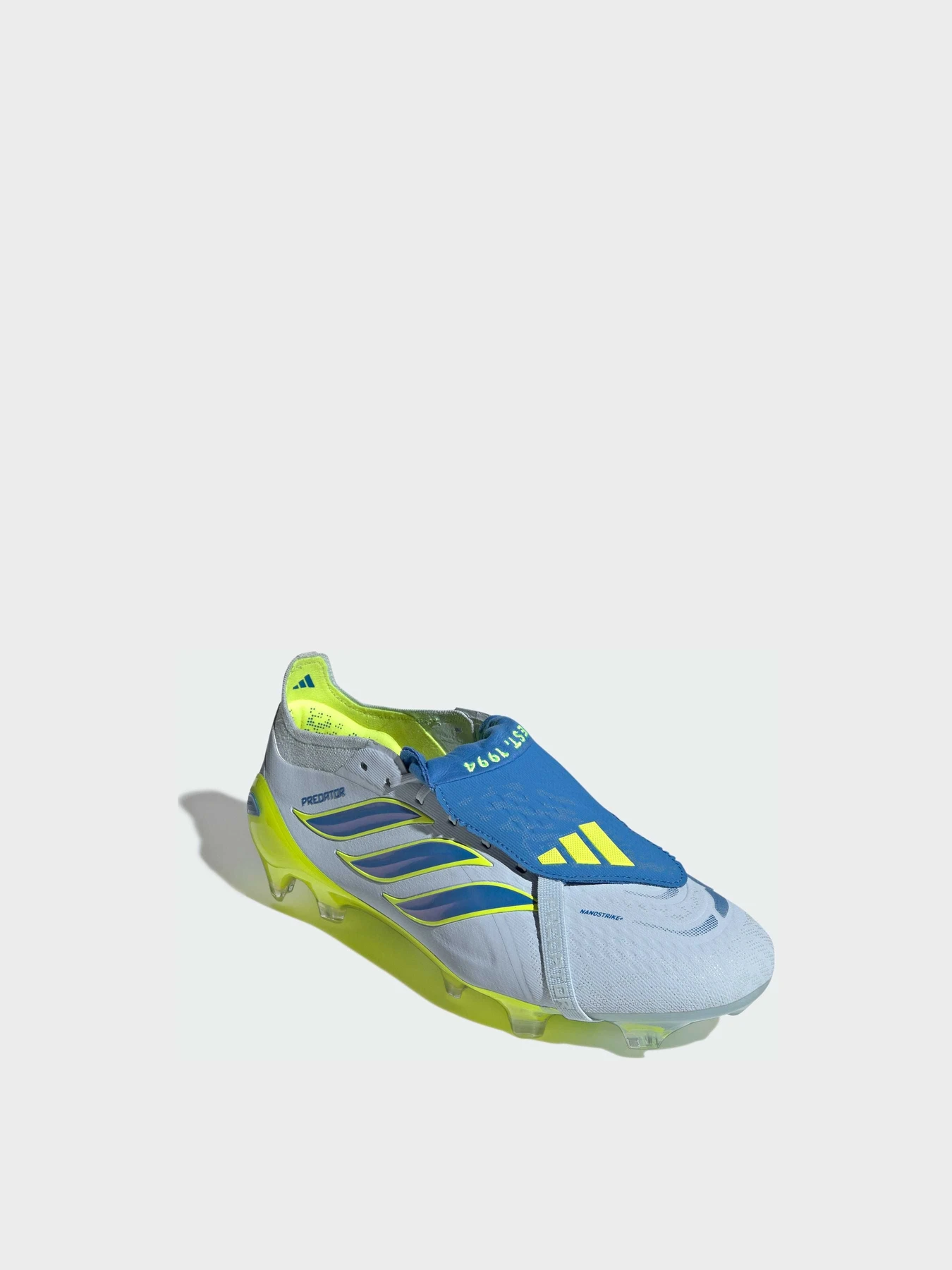Кроссовки Adidas Predator модель JS0378 Кроссовки Adidas Predator модель JS0378 Фото