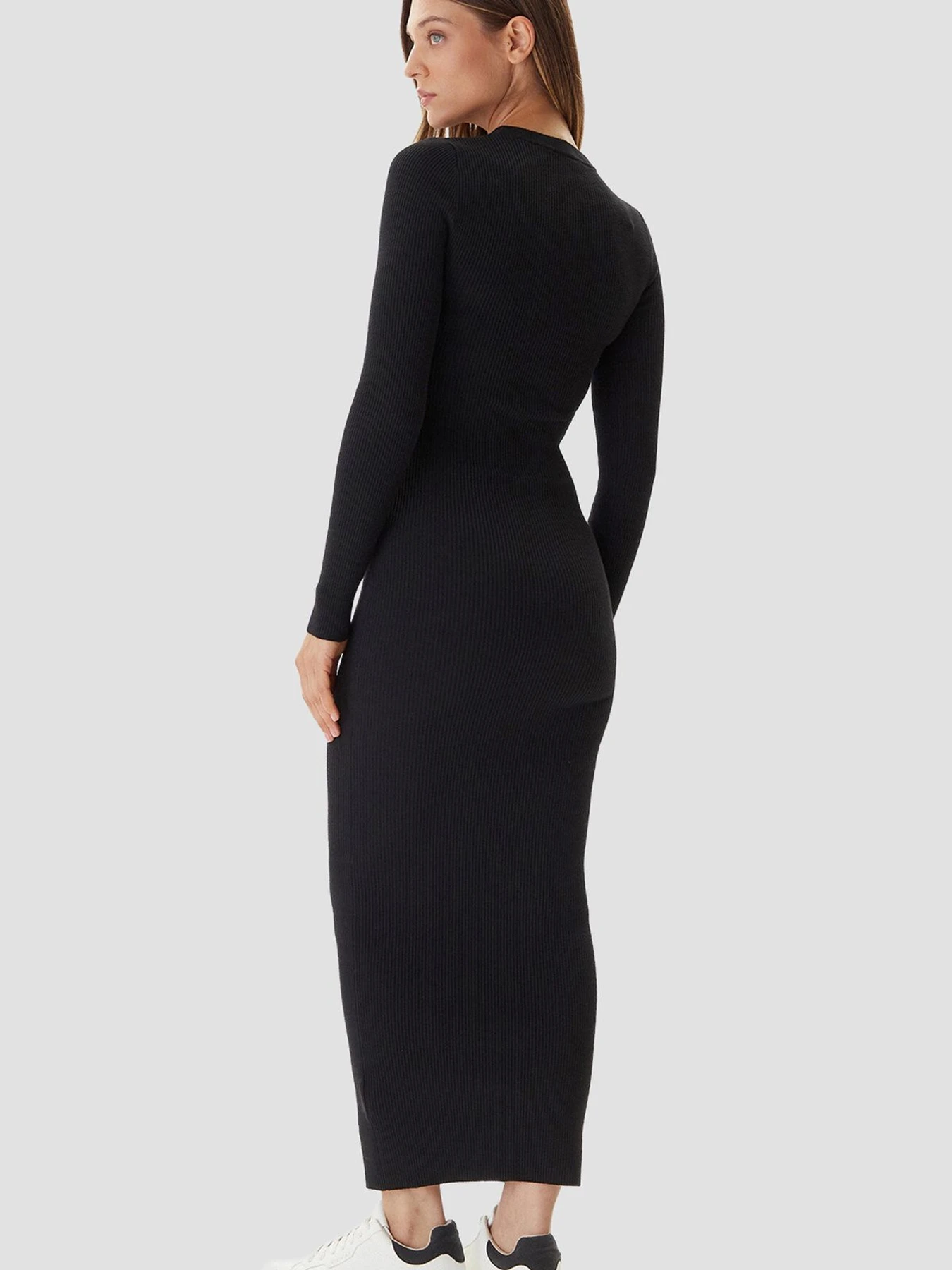 Платья GUESS модель V5BK02.Z3JD2;JBLK Платья GUESS модель V5BK02.Z3JD2;JBLK Фото