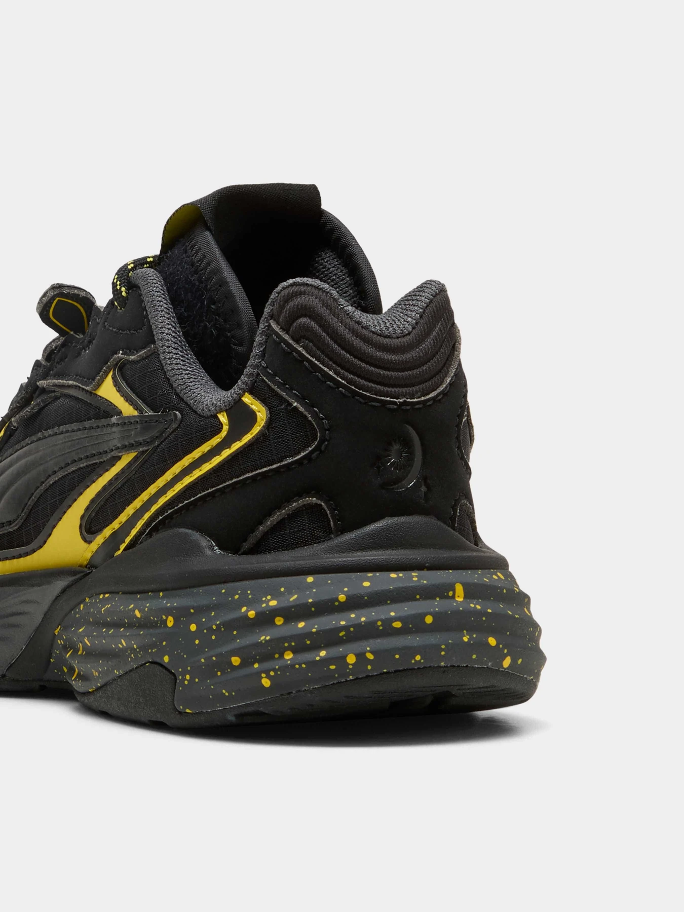 Кроссовки PUMA Fade Nitro Umbreon Ps модель 407019 Кроссовки PUMA Fade Nitro Umbreon Ps модель 407019 Фото
