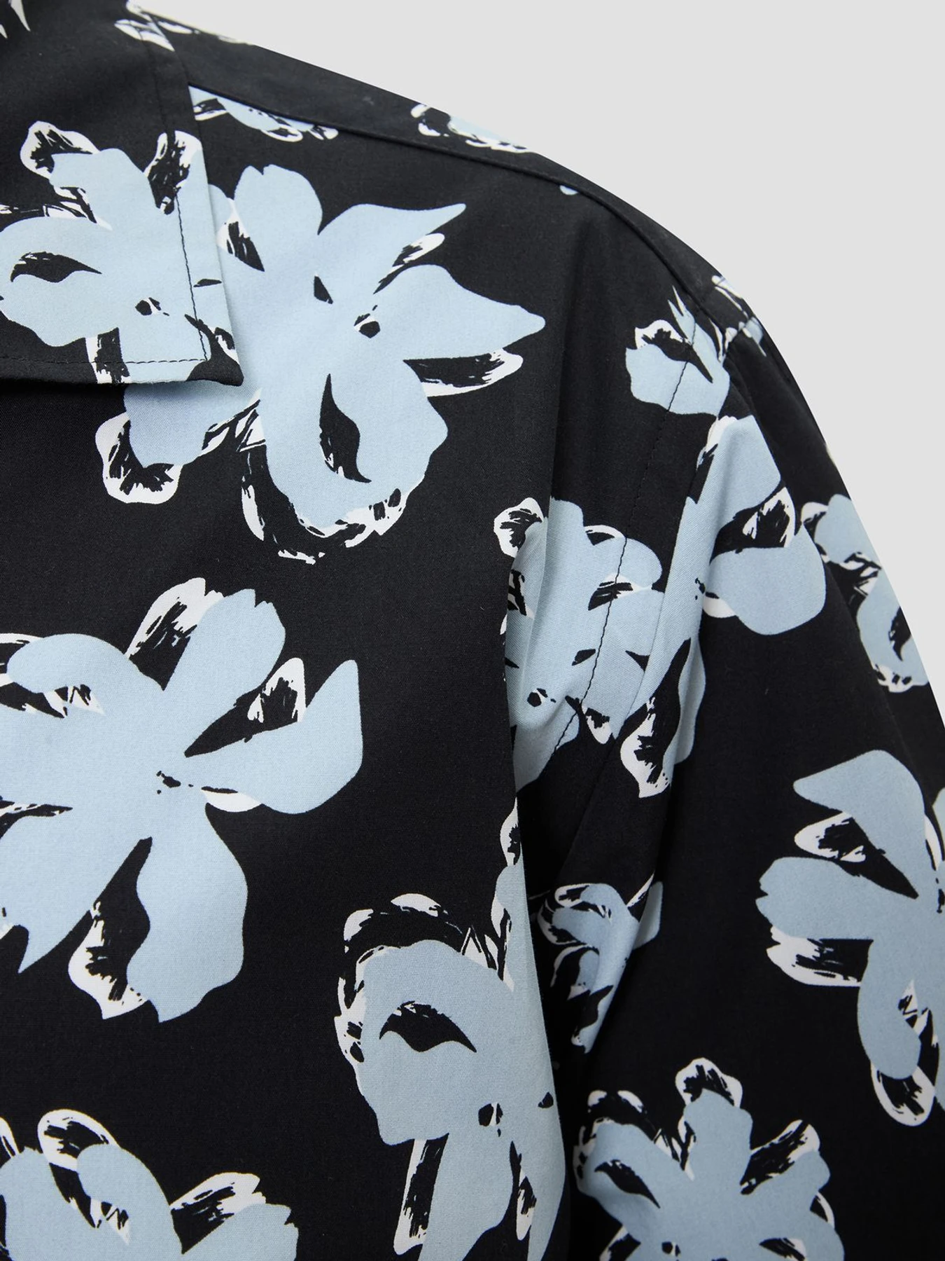 Сорочки Karl Lagerfeld модель 552624.605521;996 Сорочки Karl Lagerfeld модель 552624.605521;996 Фото