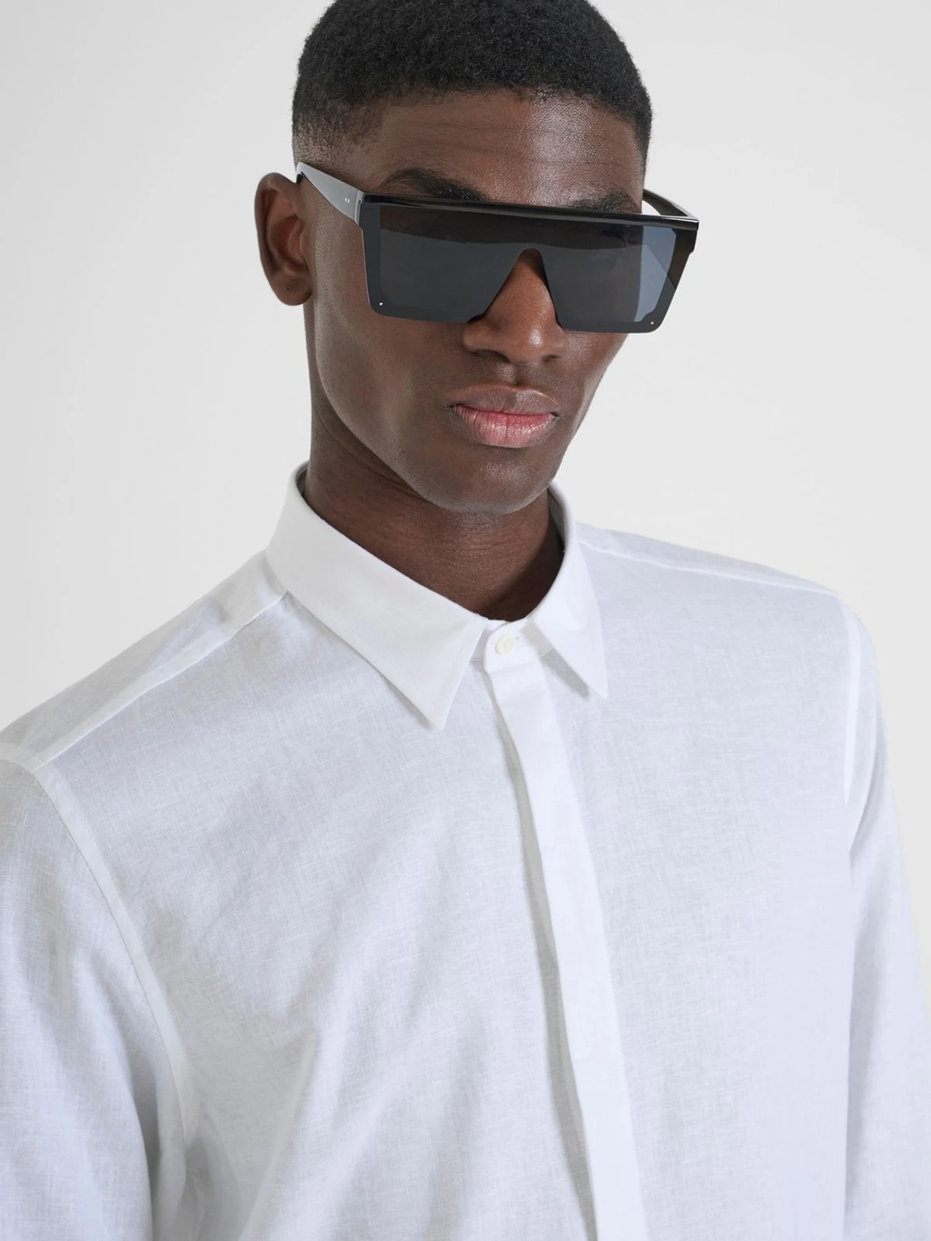 Рубашки Antony Morato модель MMSL00757.FA400094;1000 Рубашки Antony Morato модель MMSL00757.FA400094;1000 Фото
