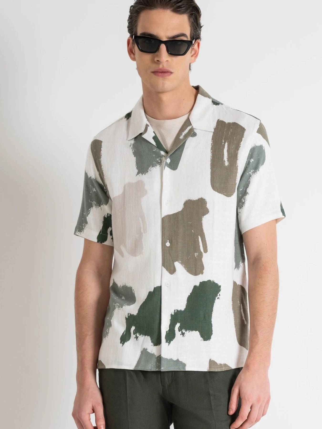 Рубашки Antony Morato модель MMSS00171.FA430605;6002 Рубашки Antony Morato модель MMSS00171.FA430605;6002 Фото