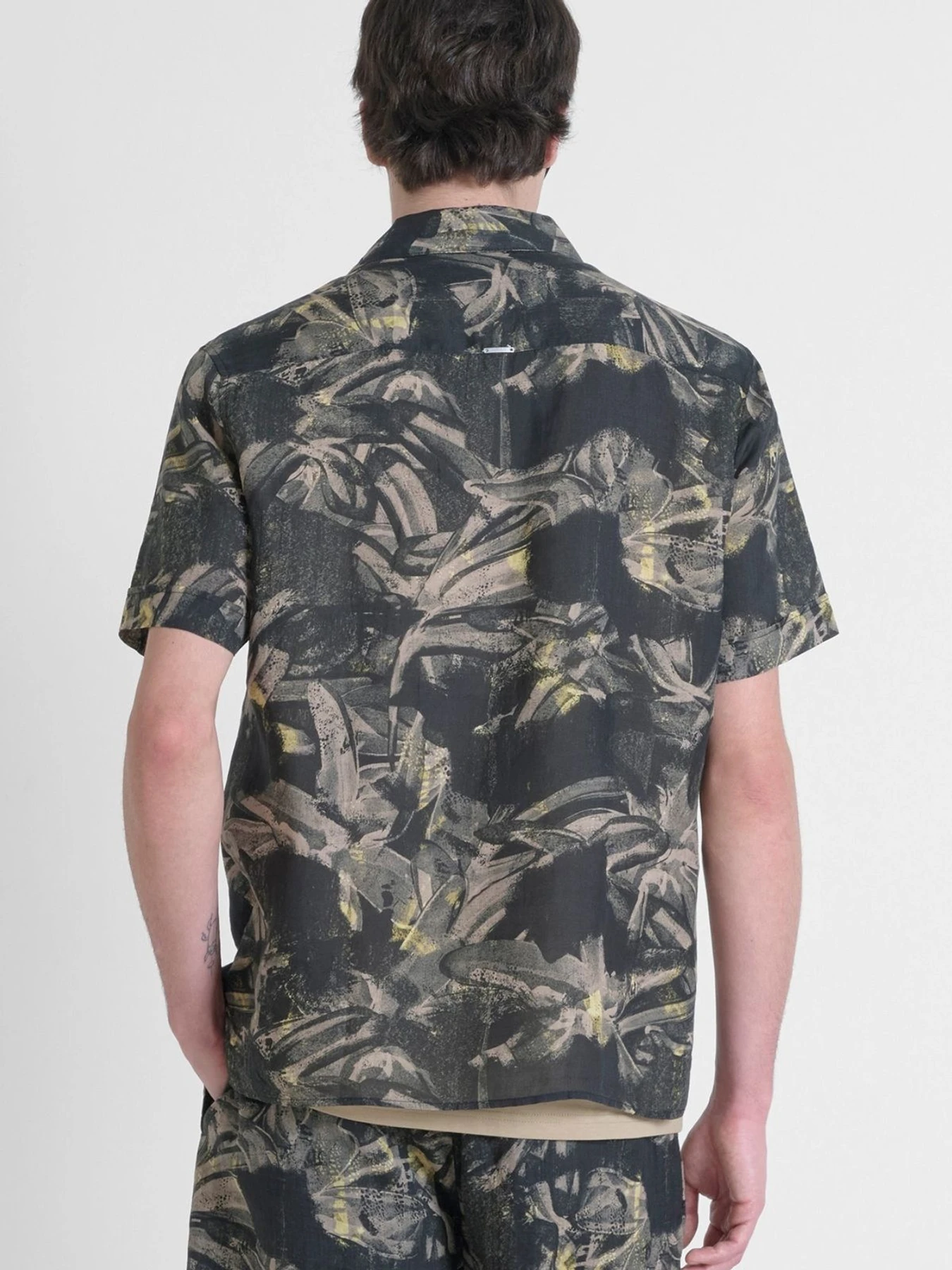 Сорочки Antony Morato модель MMSS00189.FA430638;9000 Сорочки Antony Morato модель MMSS00189.FA430638;9000 Фото