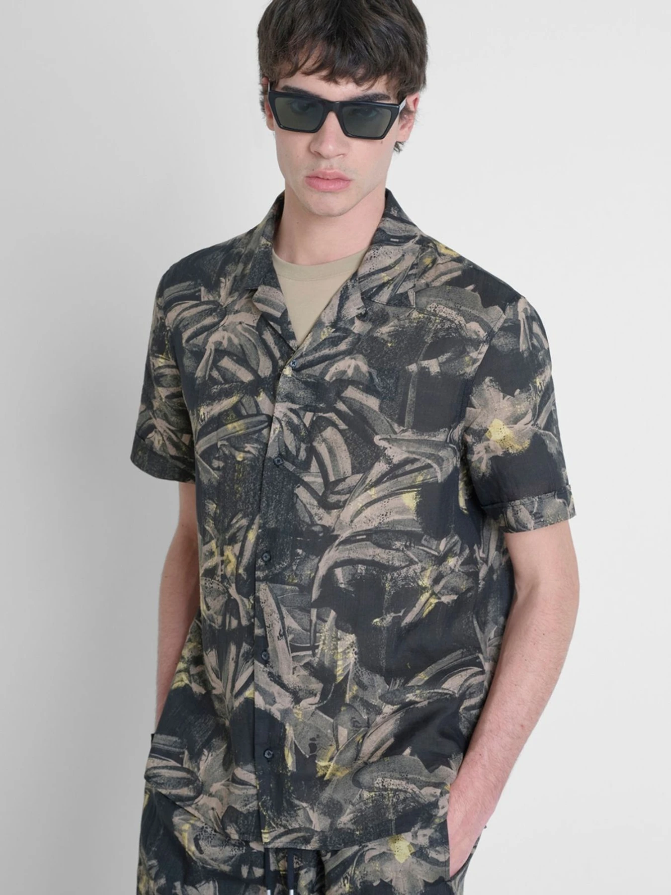 Сорочки Antony Morato модель MMSS00189.FA430638;9000 Сорочки Antony Morato модель MMSS00189.FA430638;9000 Фото