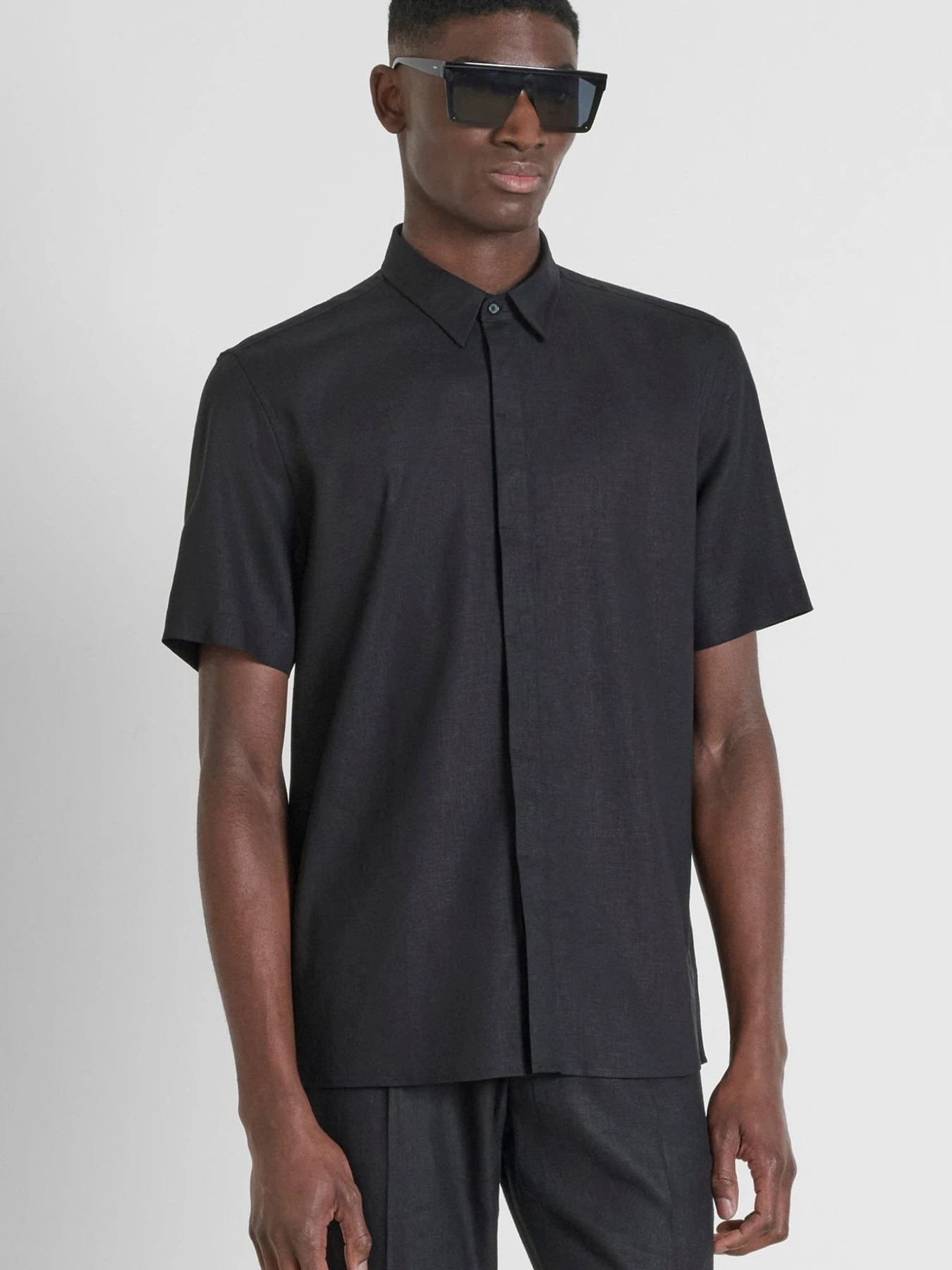 Рубашки Antony Morato модель MMSS00194.FA400094;9000 Рубашки Antony Morato модель MMSS00194.FA400094;9000 Фото