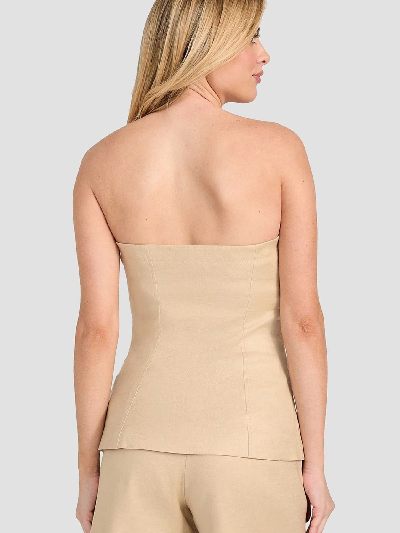 Футболки и поло GUESS модель W5GH0L.WH5L2;G1L7 Футболки и поло GUESS модель W5GH0L.WH5L2;G1L7 Фото