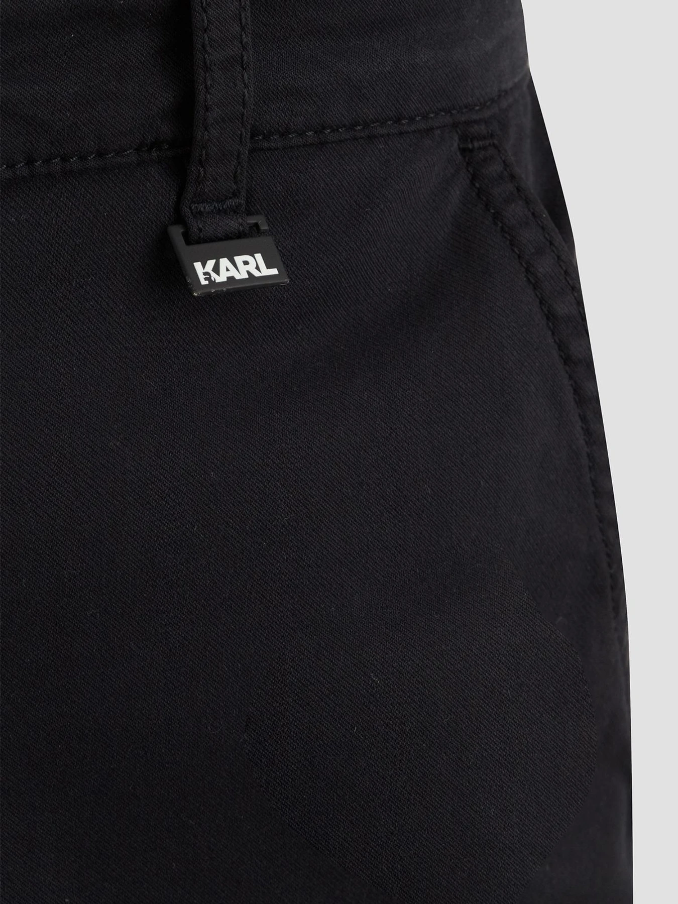 Шорти Karl Lagerfeld модель 542826.255812;990 Шорти Karl Lagerfeld модель 542826.255812;990 Фото