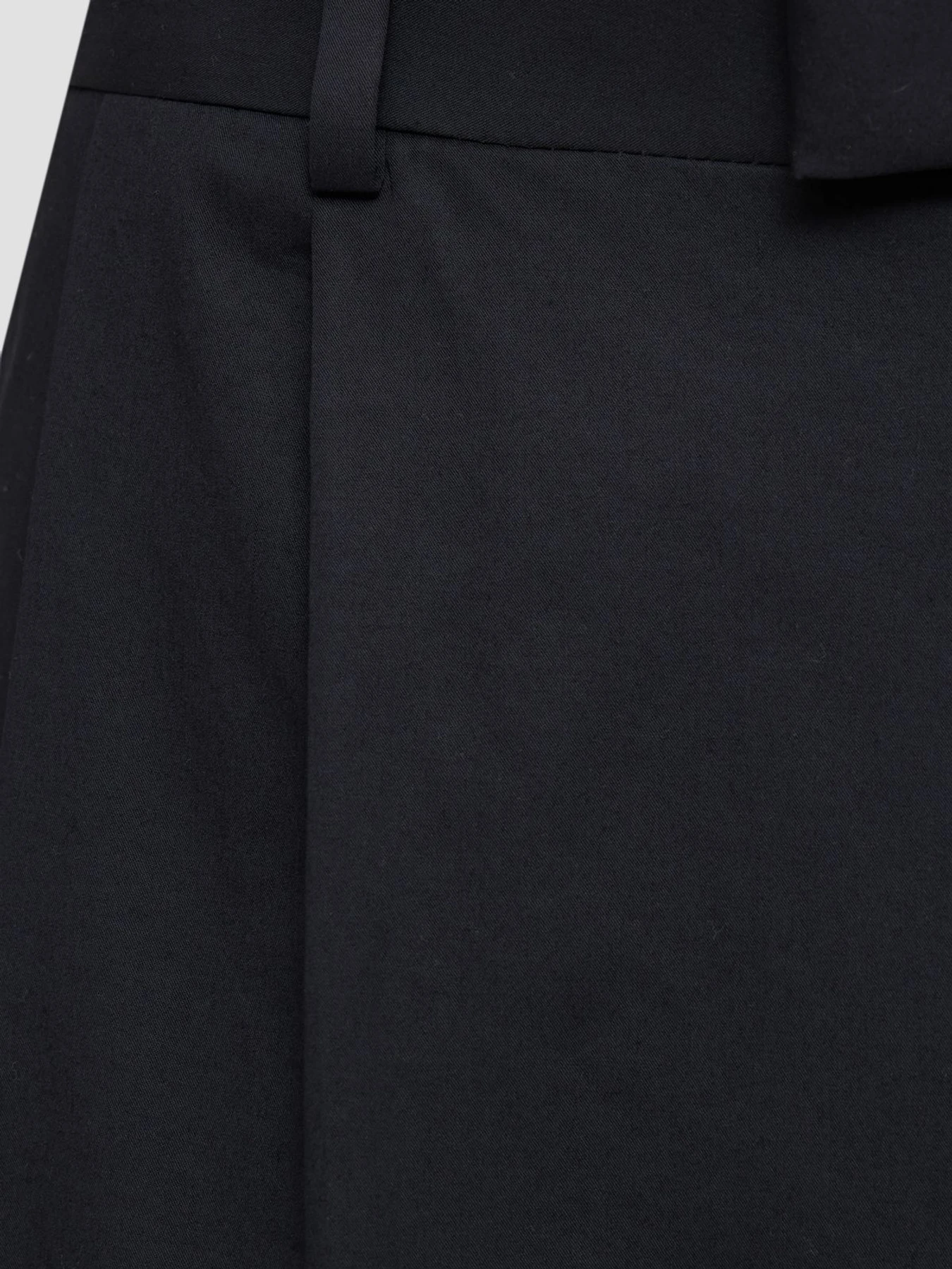 Шорти Karl Lagerfeld модель 562038.255089;990 Шорти Karl Lagerfeld модель 562038.255089;990 Фото