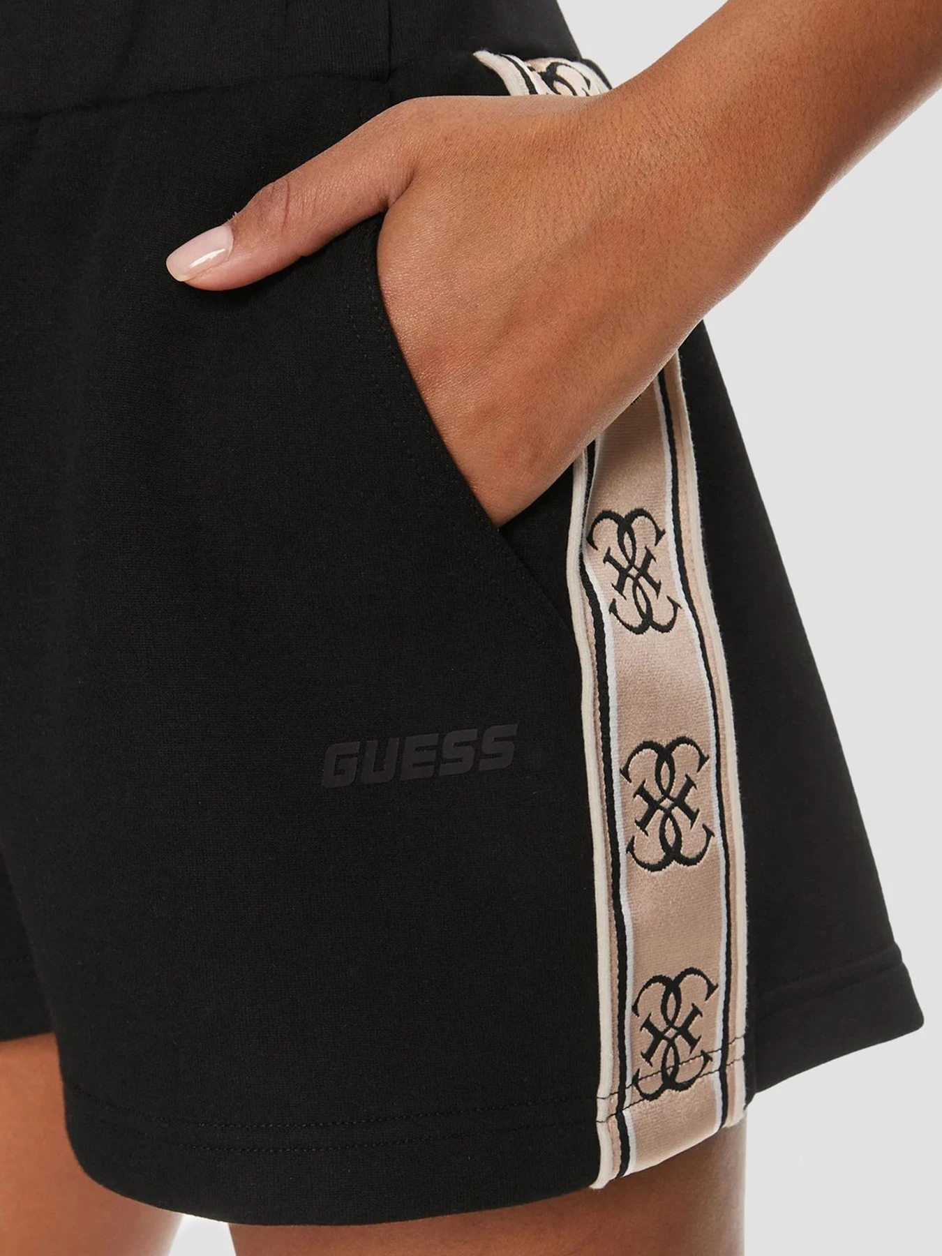 Шорты GUESS модель V3GD13.KB3P2;JBLK Фото