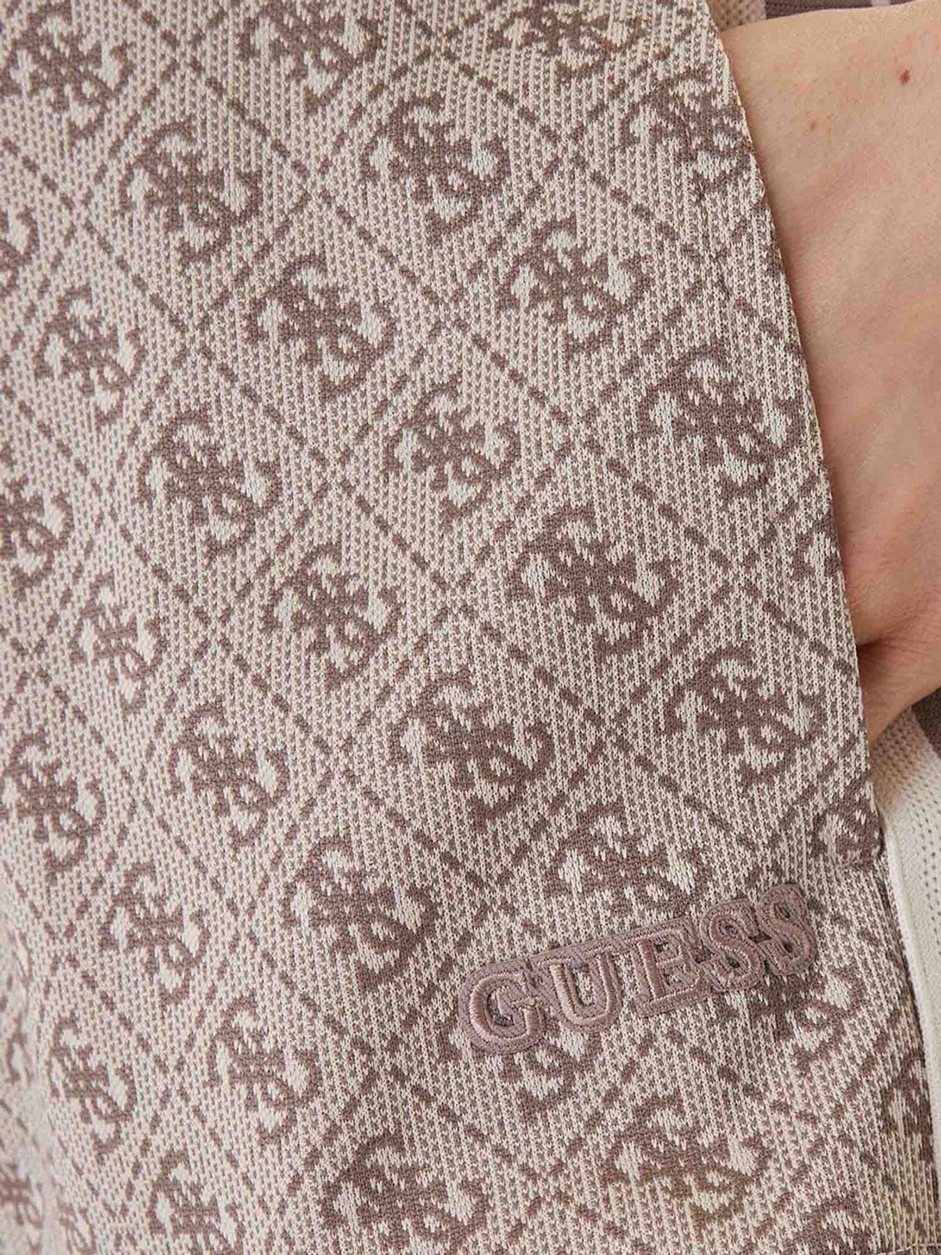 Шорти GUESS модель V6GD02.K2959;FMC4 Шорти GUESS модель V6GD02.K2959;FMC4 Фото