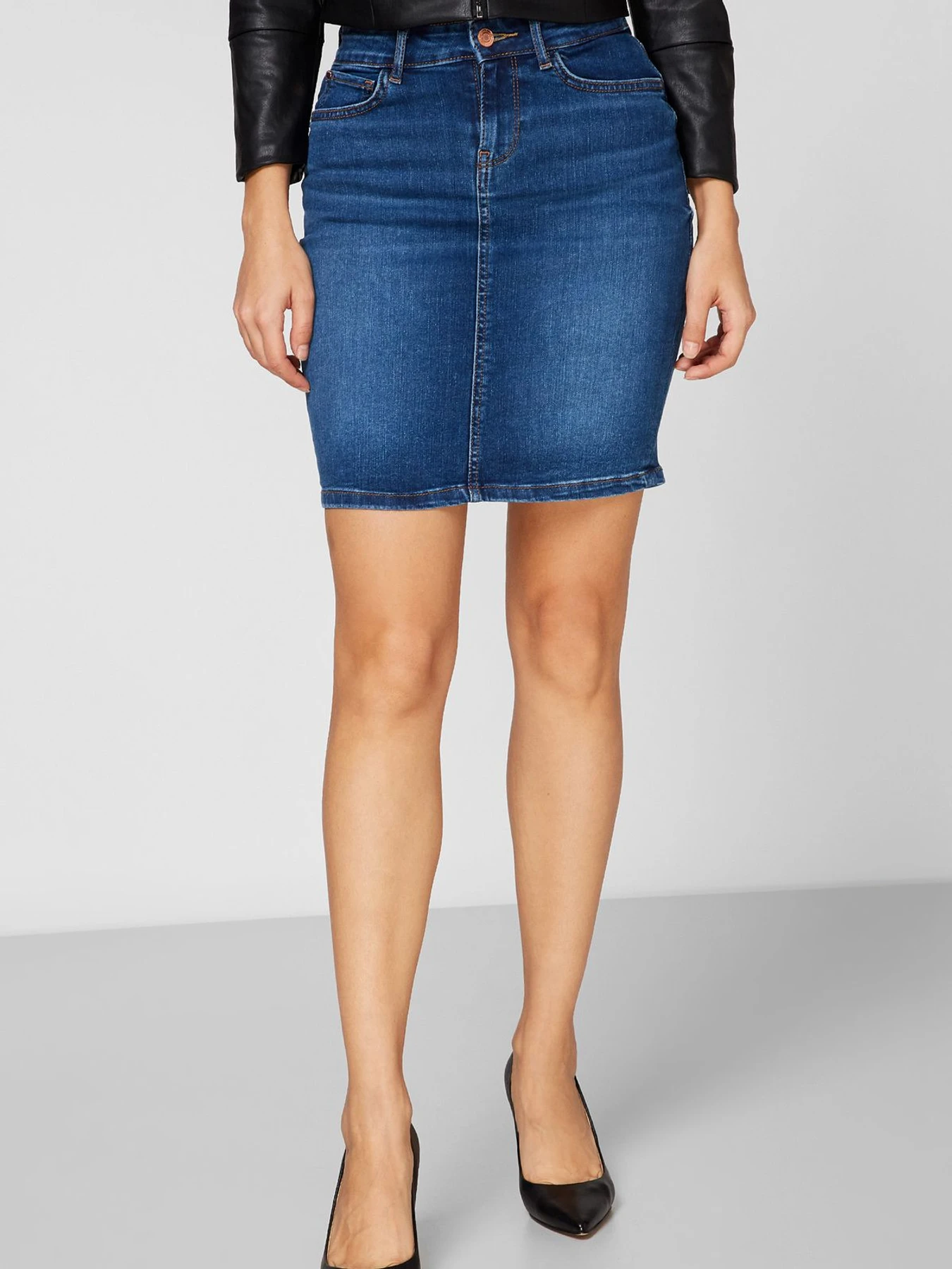 Юбки GUESS модель W0YD80.D4484;SHEF Юбки GUESS модель W0YD80.D4484;SHEF Фото