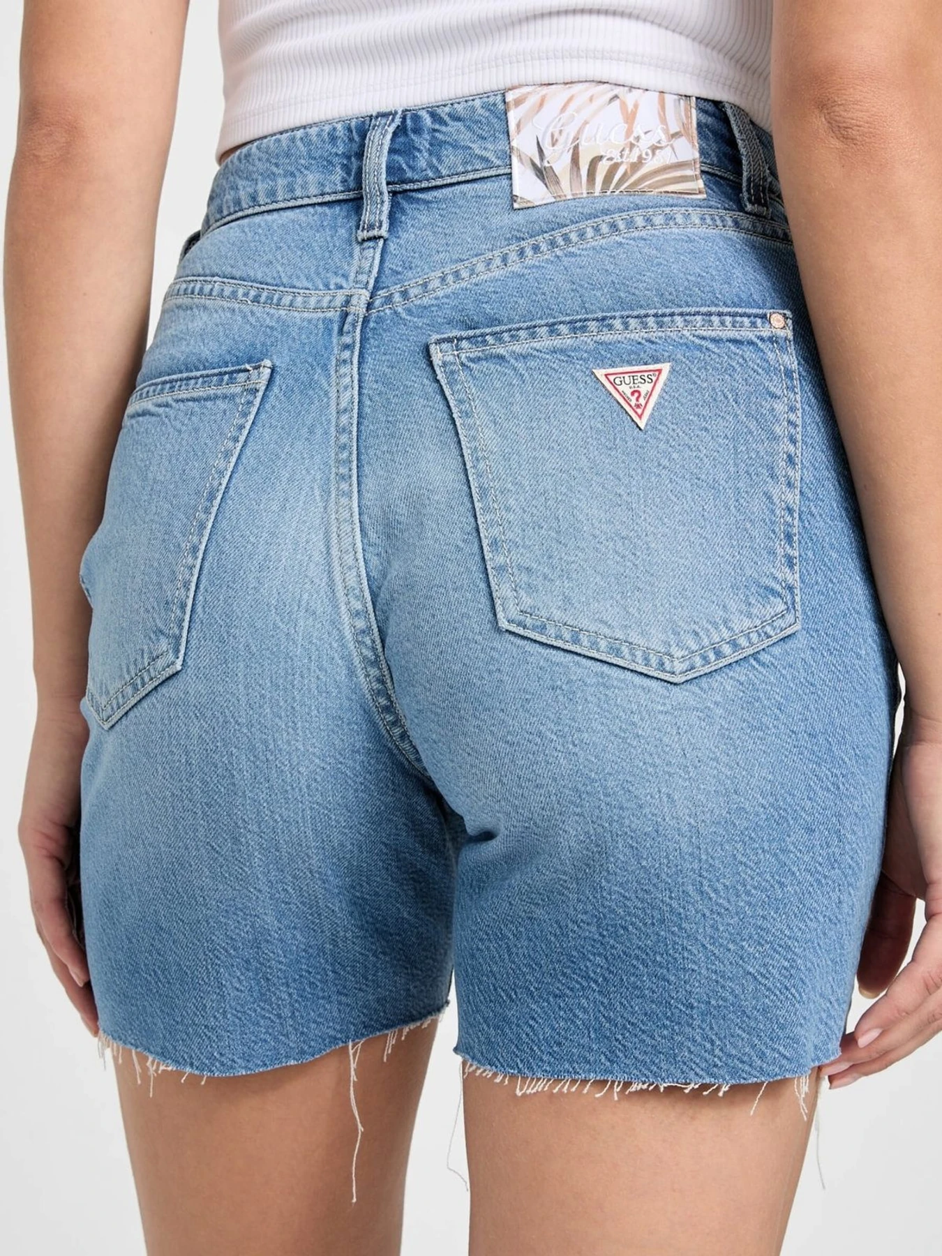 Шорты GUESS модель W5GD47.D5B94;F0RM Шорты GUESS модель W5GD47.D5B94;F0RM Фото