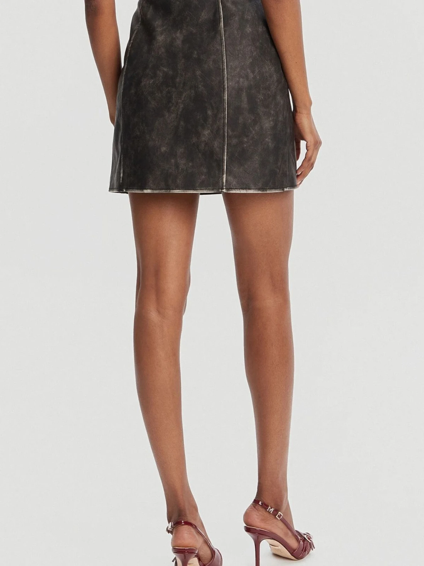 Юбки GUESS модель W5YD46.WHDI0;JTMU Юбки GUESS модель W5YD46.WHDI0;JTMU Фото