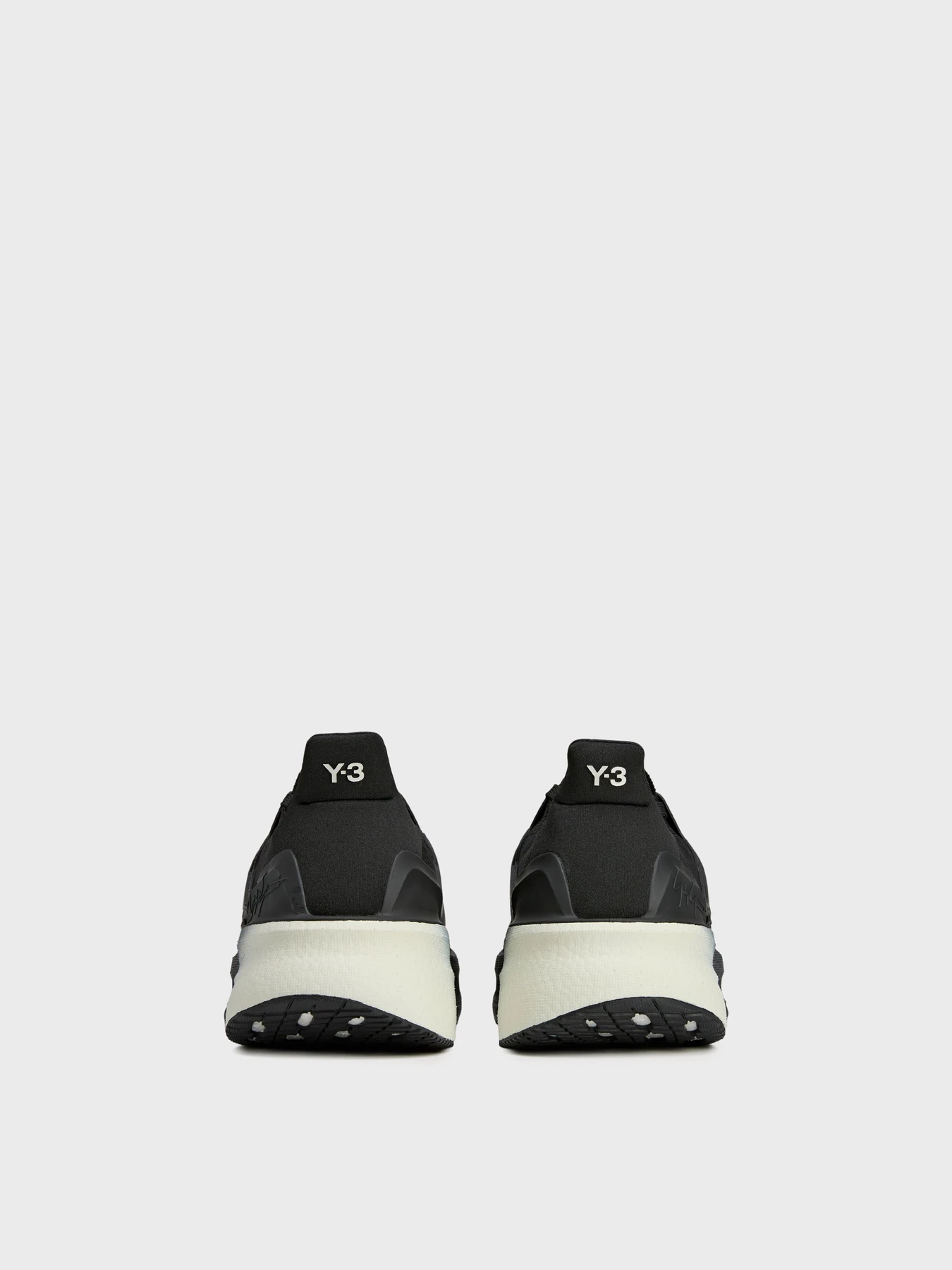 Кросівки Adidas Y-3 модель JR6647 Кросівки Adidas Y-3 модель JR6647 Фото