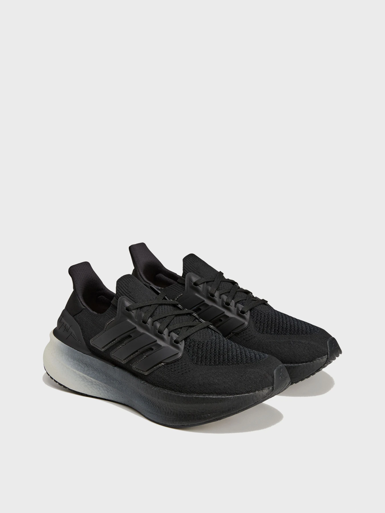 Кросівки Adidas Y-3 модель JR6647 Кросівки Adidas Y-3 модель JR6647 Фото