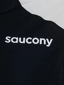 Куртки и дубленки Saucony модель SAW800456-WHBK Фото