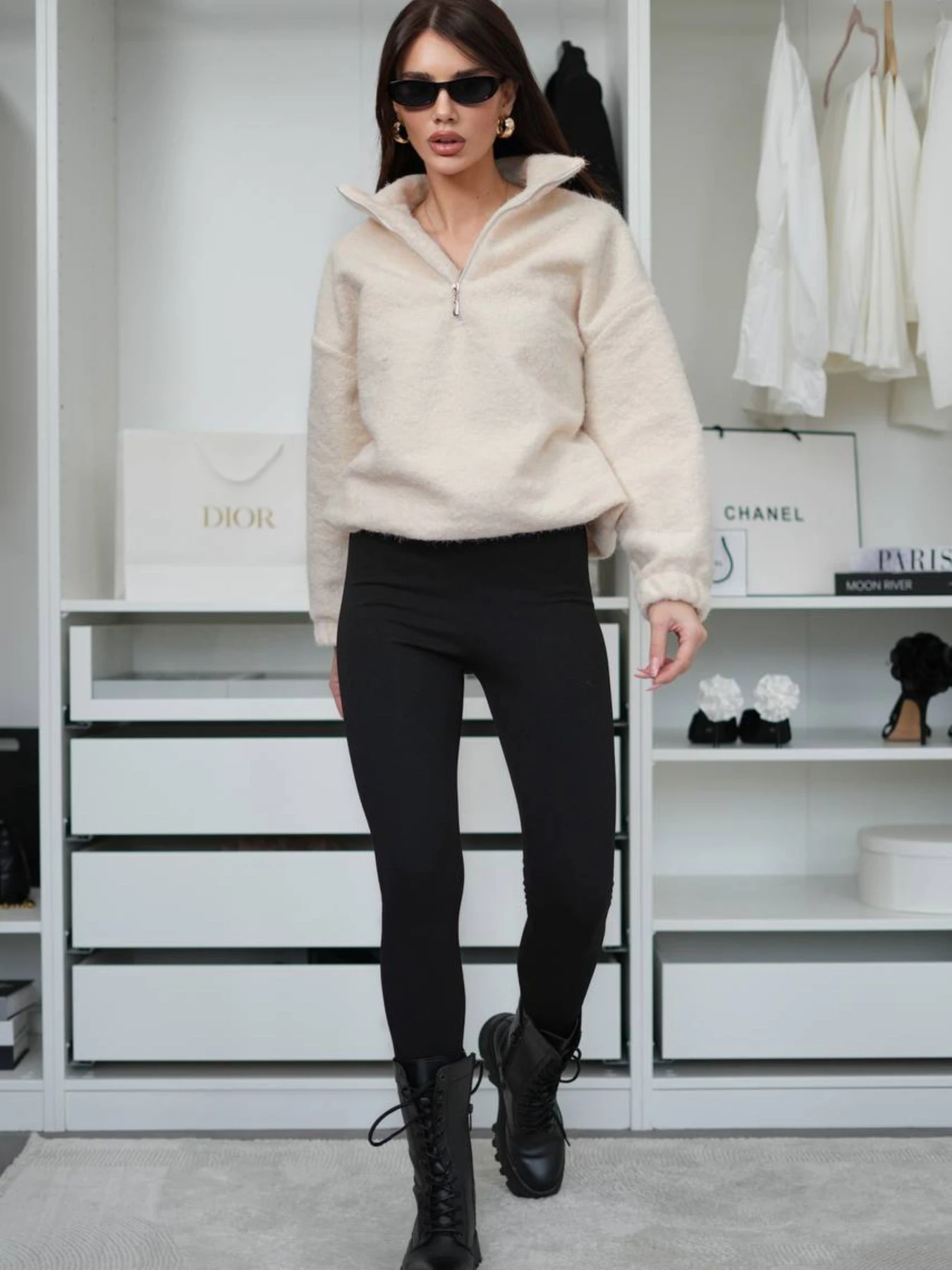 Костюми Uaclothes модель like16122-cherno-belj Костюми Uaclothes модель like16122-cherno-belj Фото