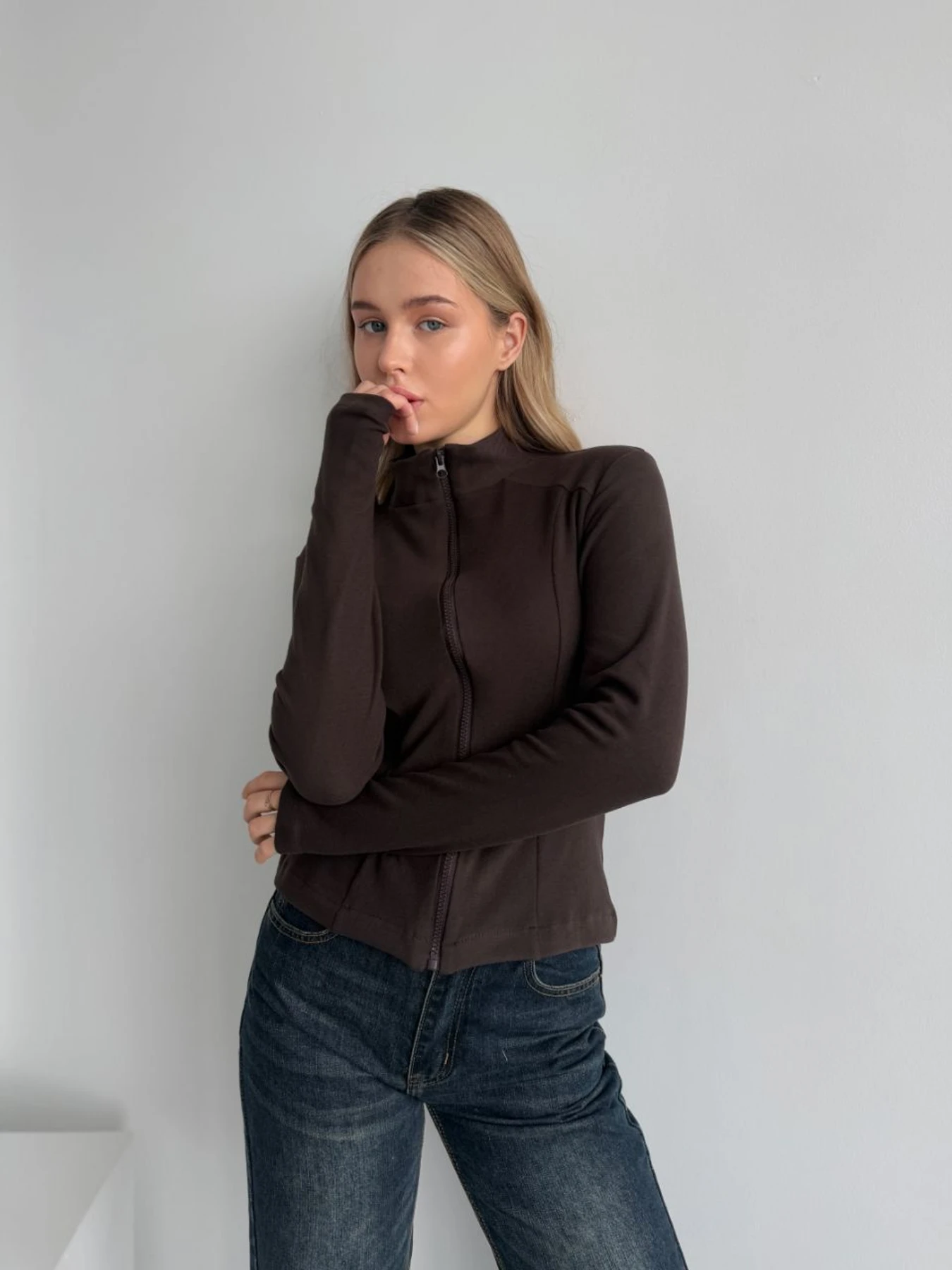 Худи и свитшоты Uaclothes модель like16011-korichnevj Худи и свитшоты Uaclothes модель like16011-korichnevj Фото