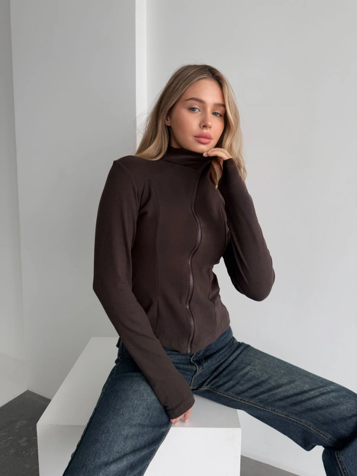 Худи и свитшоты Uaclothes модель like16011-korichnevj Худи и свитшоты Uaclothes модель like16011-korichnevj Фото