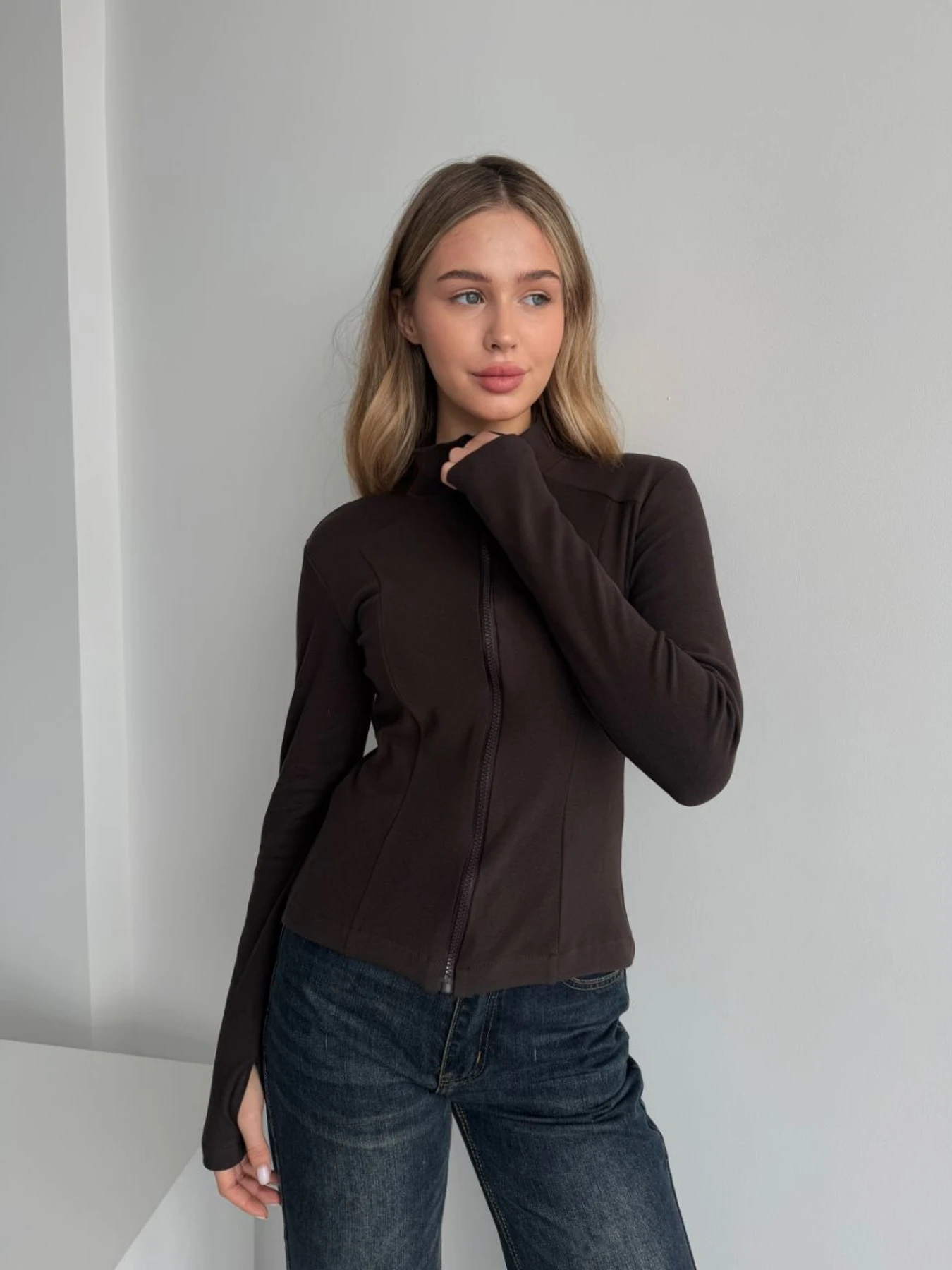 Худи и свитшоты Uaclothes модель like16011-korichnevj Худи и свитшоты Uaclothes модель like16011-korichnevj Фото