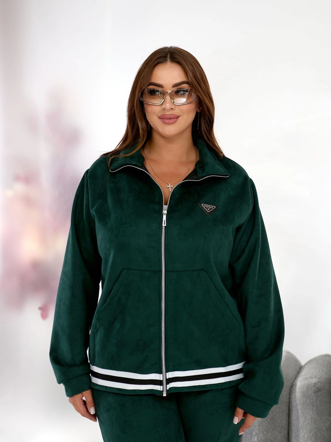 Костюми Uaclothes модель like15799-izumrudnj Костюми Uaclothes модель like15799-izumrudnj Фото