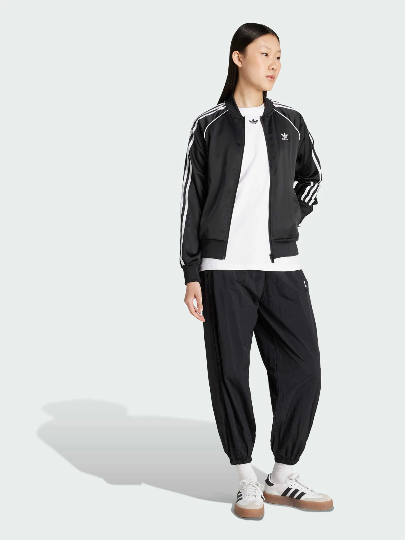 Худи и свитшоты Adidas Adicolor модель JZ6733 Худи и свитшоты Adidas Adicolor модель JZ6733 Фото