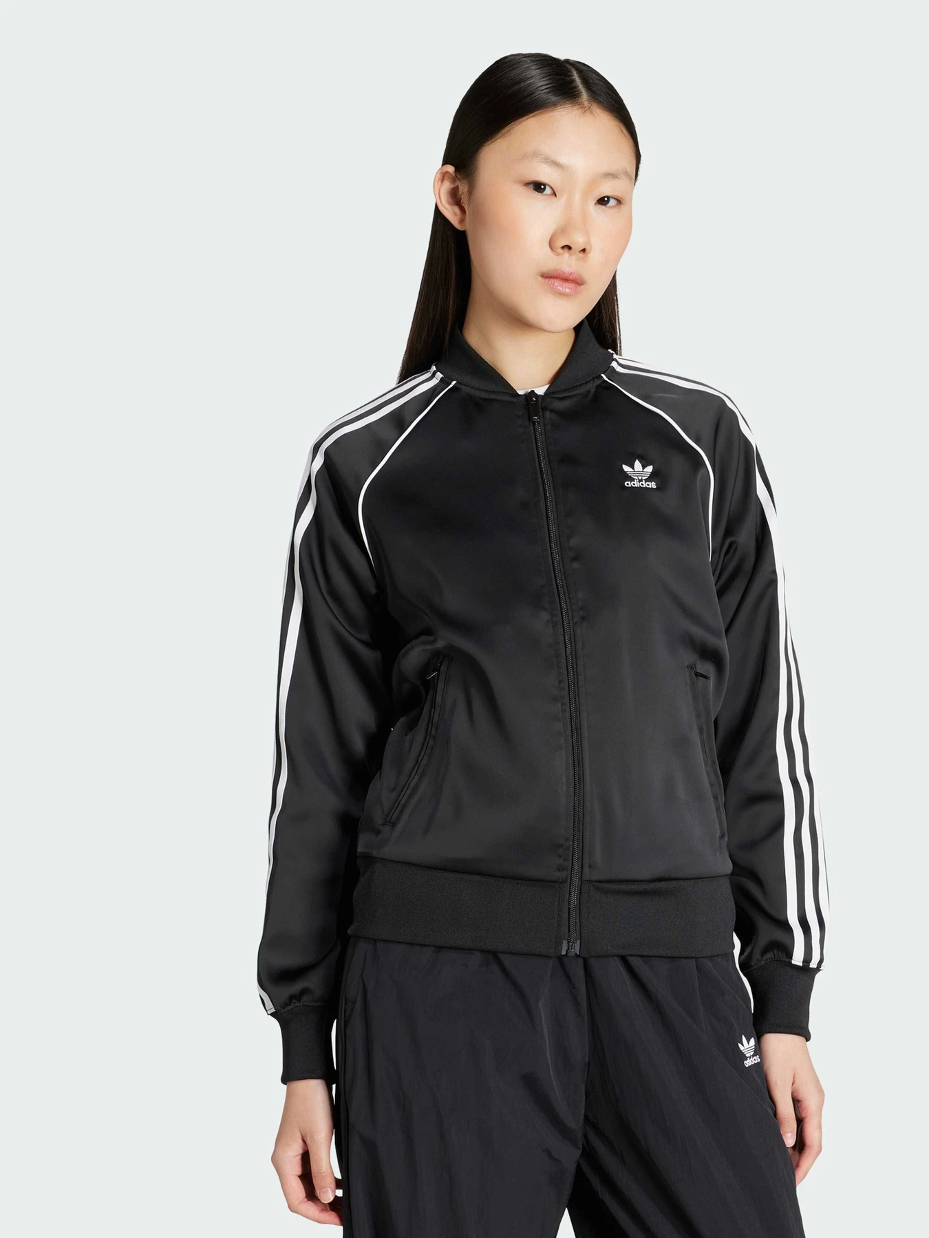 Худи и свитшоты Adidas Adicolor модель JZ6733 Худи и свитшоты Adidas Adicolor модель JZ6733 Фото