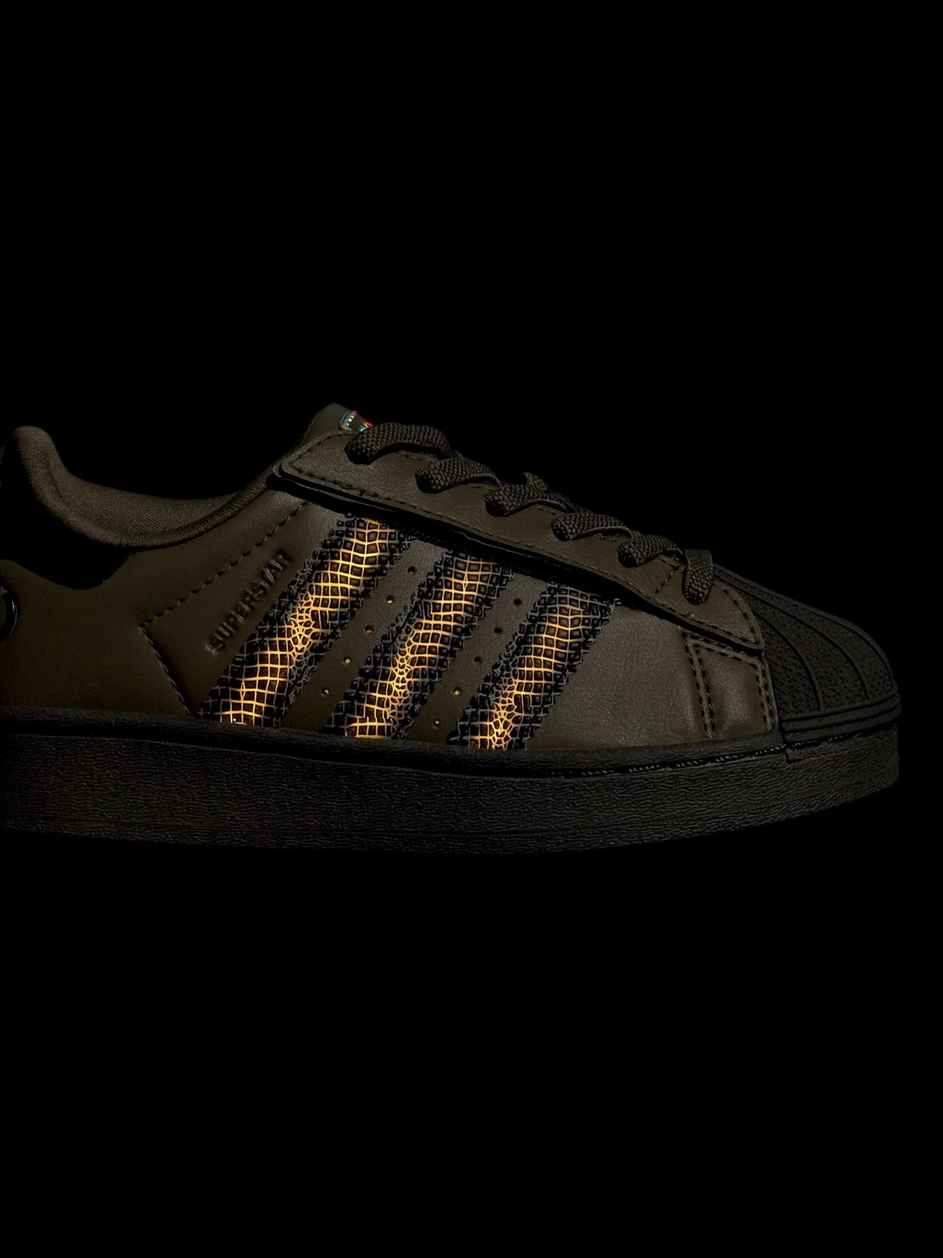 Кеди Adidas Superstar модель IH6386 Кеди Adidas Superstar модель IH6386 Фото