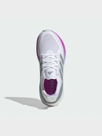 Кросівки Adidas Ultraboost модель KJ3588 Фото
