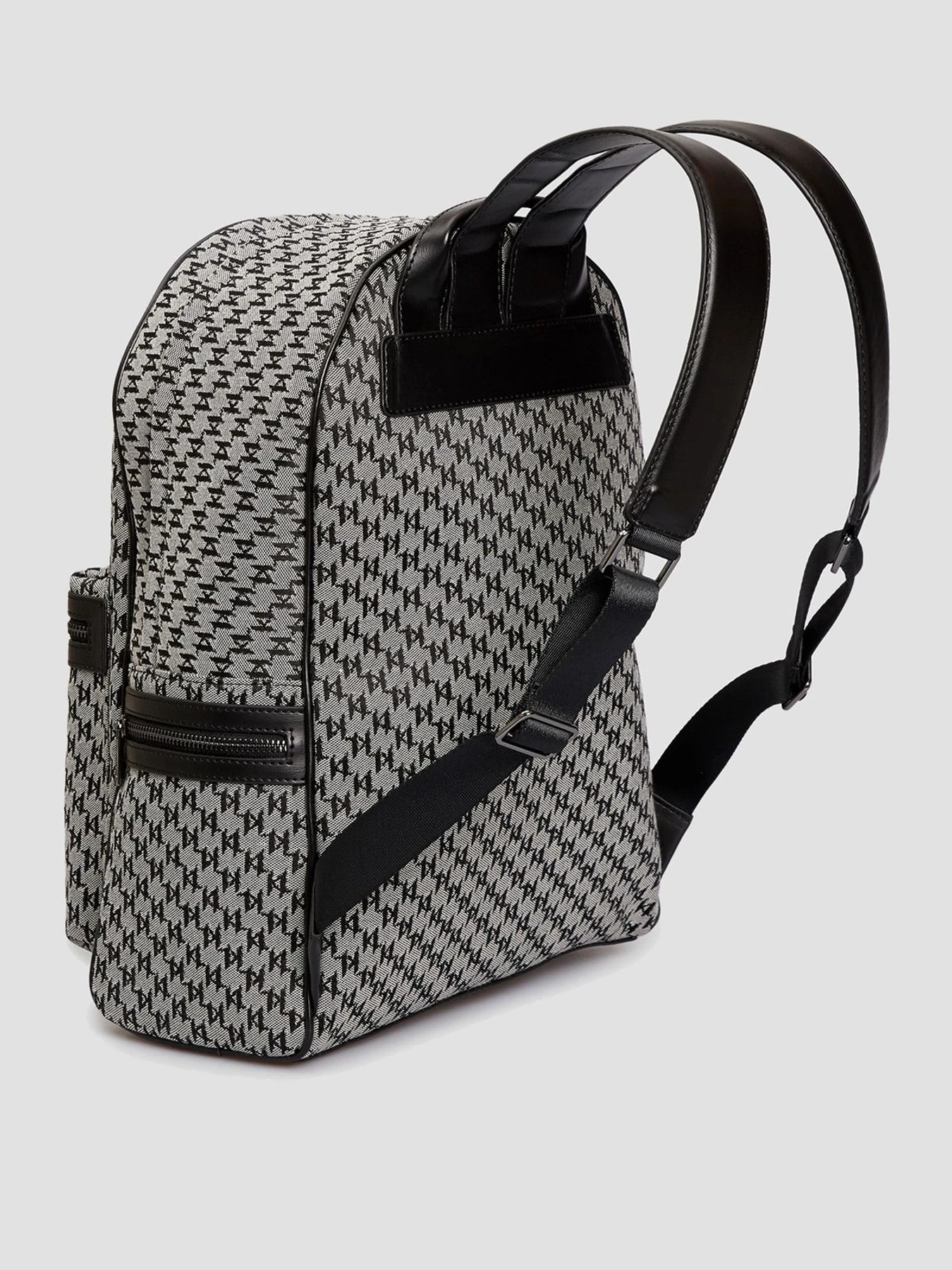 Рюкзаки Karl Lagerfeld модель 534115.805908;990 Рюкзаки Karl Lagerfeld модель 534115.805908;990 Фото