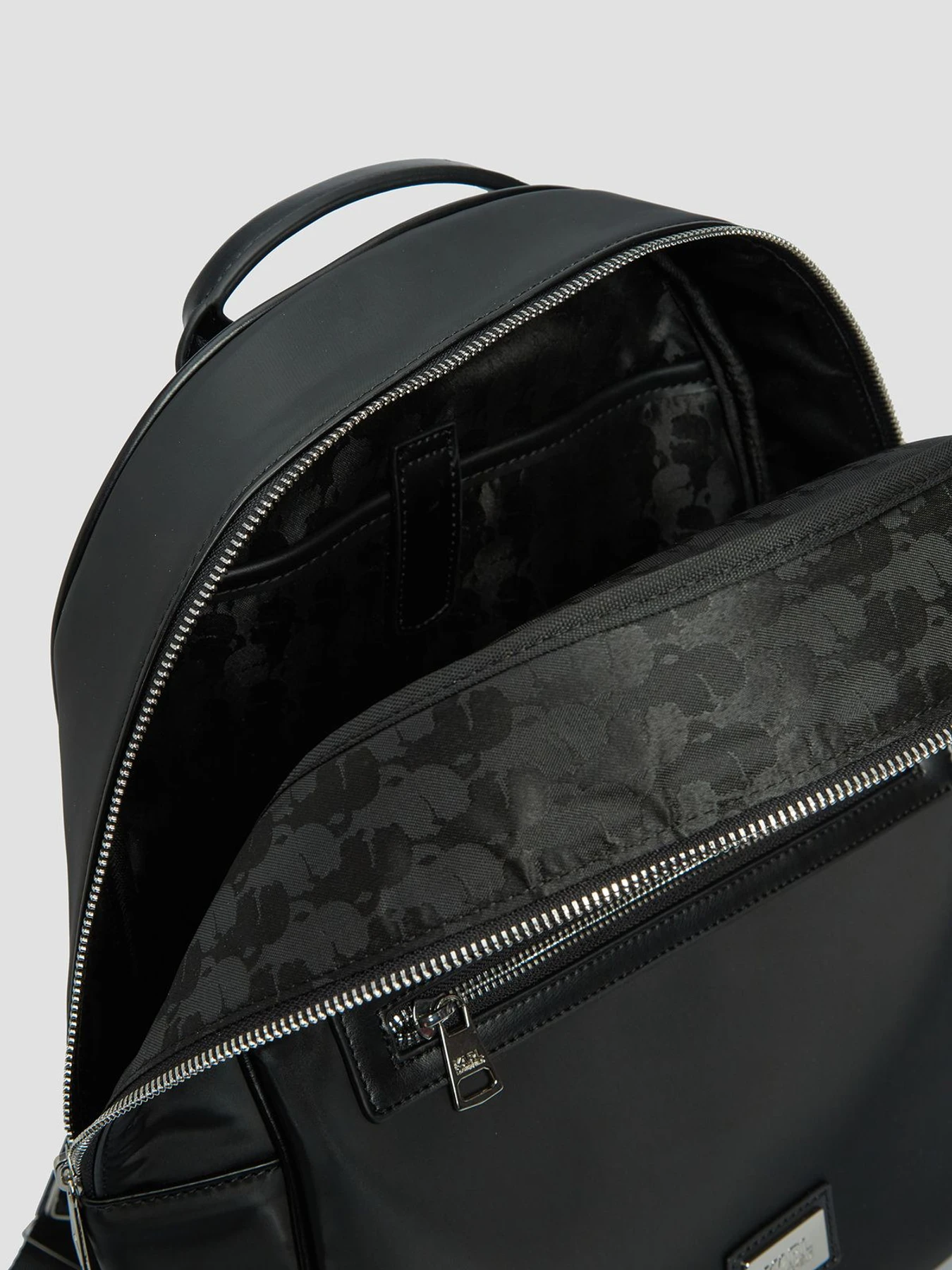 Рюкзаки Karl Lagerfeld модель 541113.805908;990 Фото