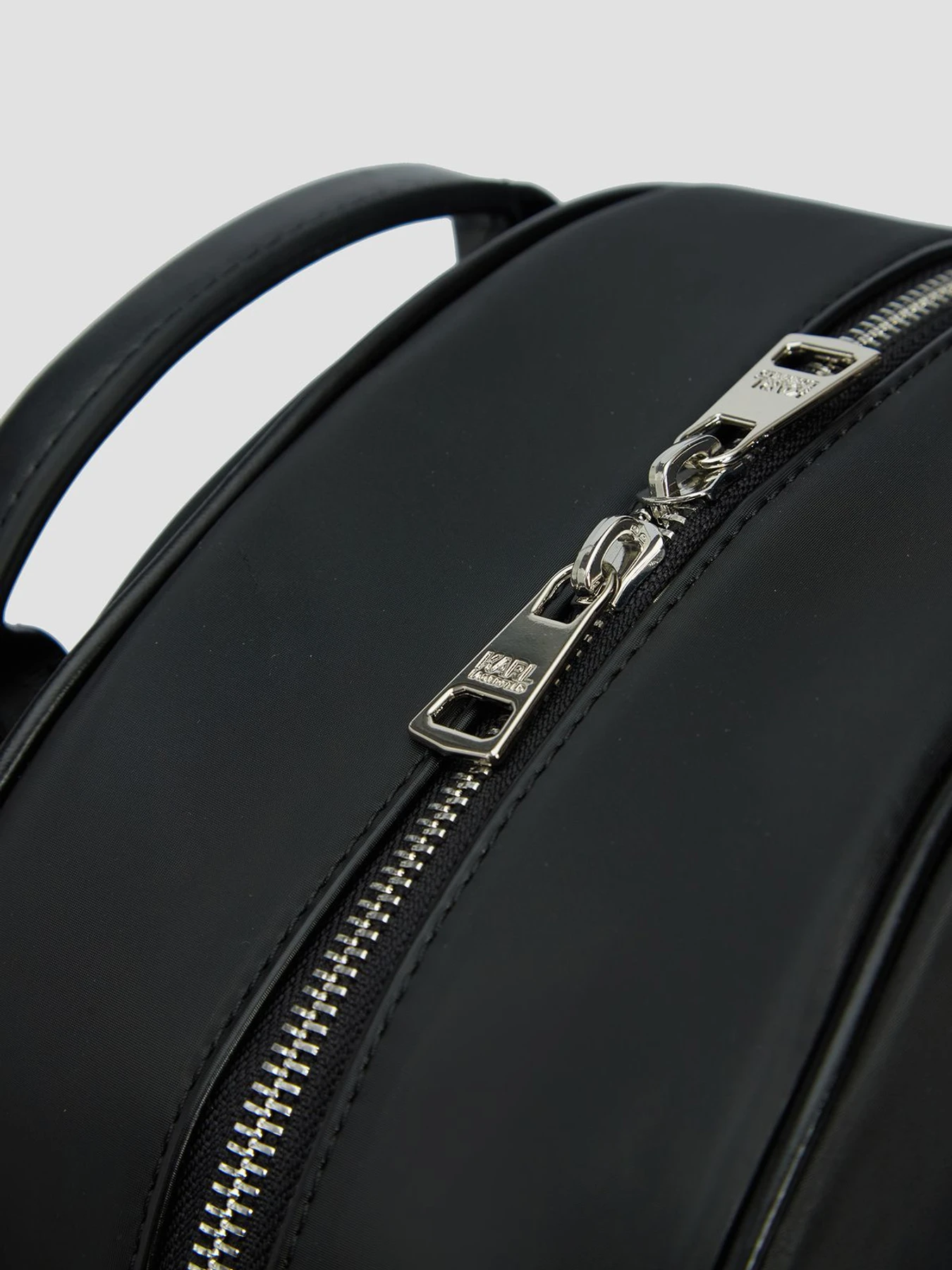Рюкзаки Karl Lagerfeld модель 541113.805908;990 Фото