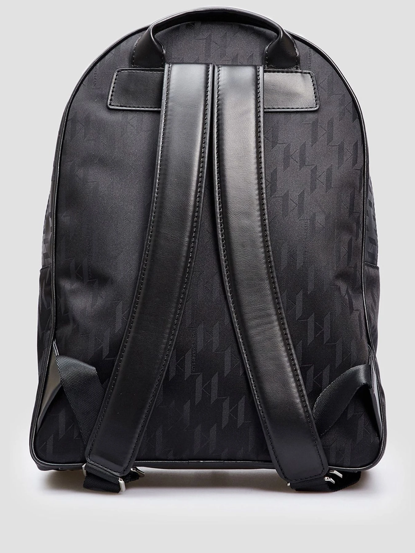Рюкзаки Karl Lagerfeld модель 542117.805908;990 Рюкзаки Karl Lagerfeld модель 542117.805908;990 Фото