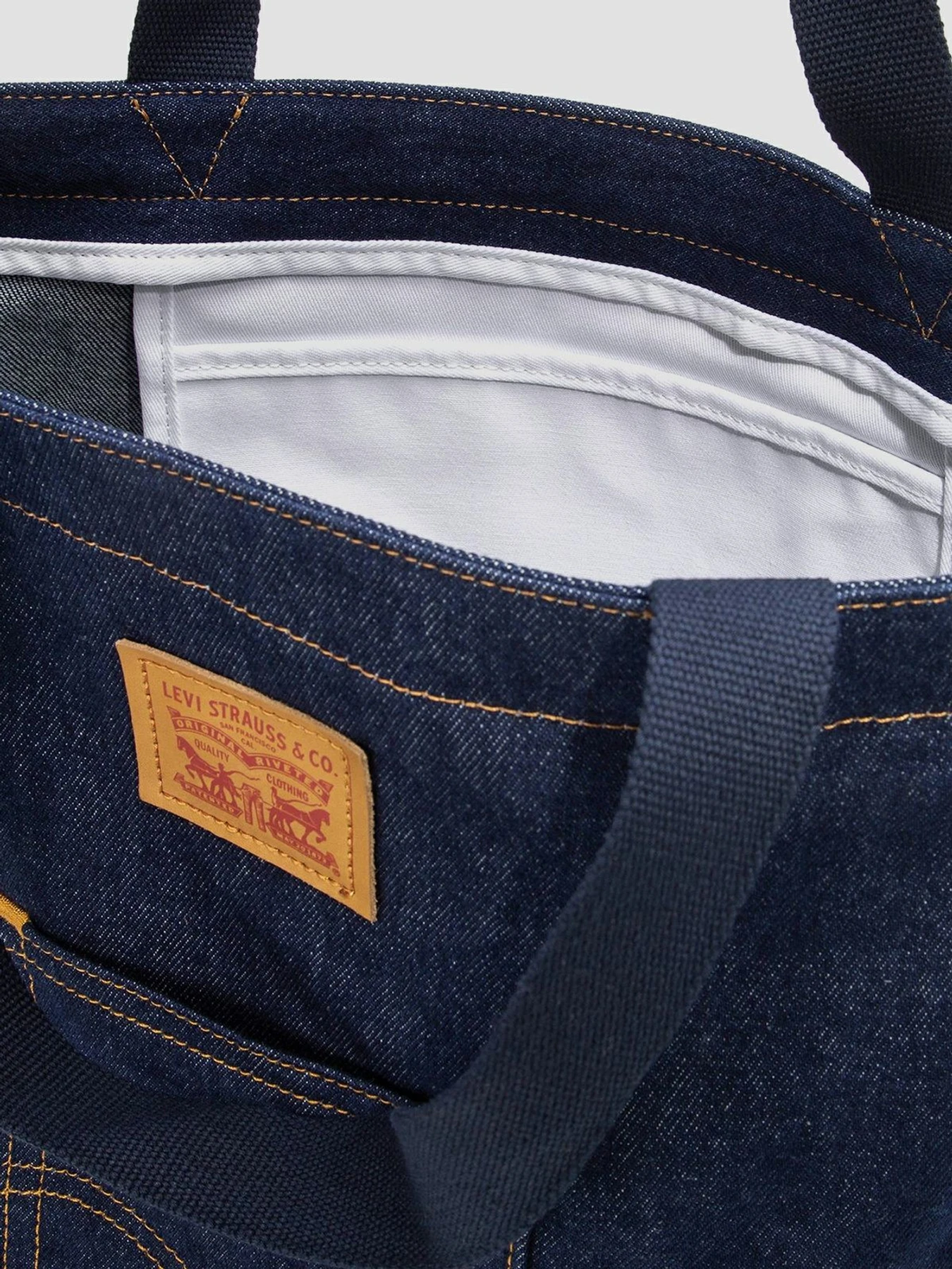 Сумки Levi's модель D5440;0002 Сумки Levi's модель D5440;0002 Фото