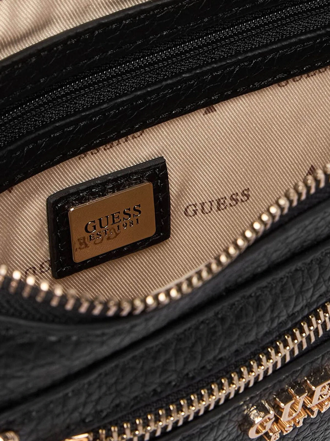 Сумки GUESS модель HWBG95.01720;BLA Фото