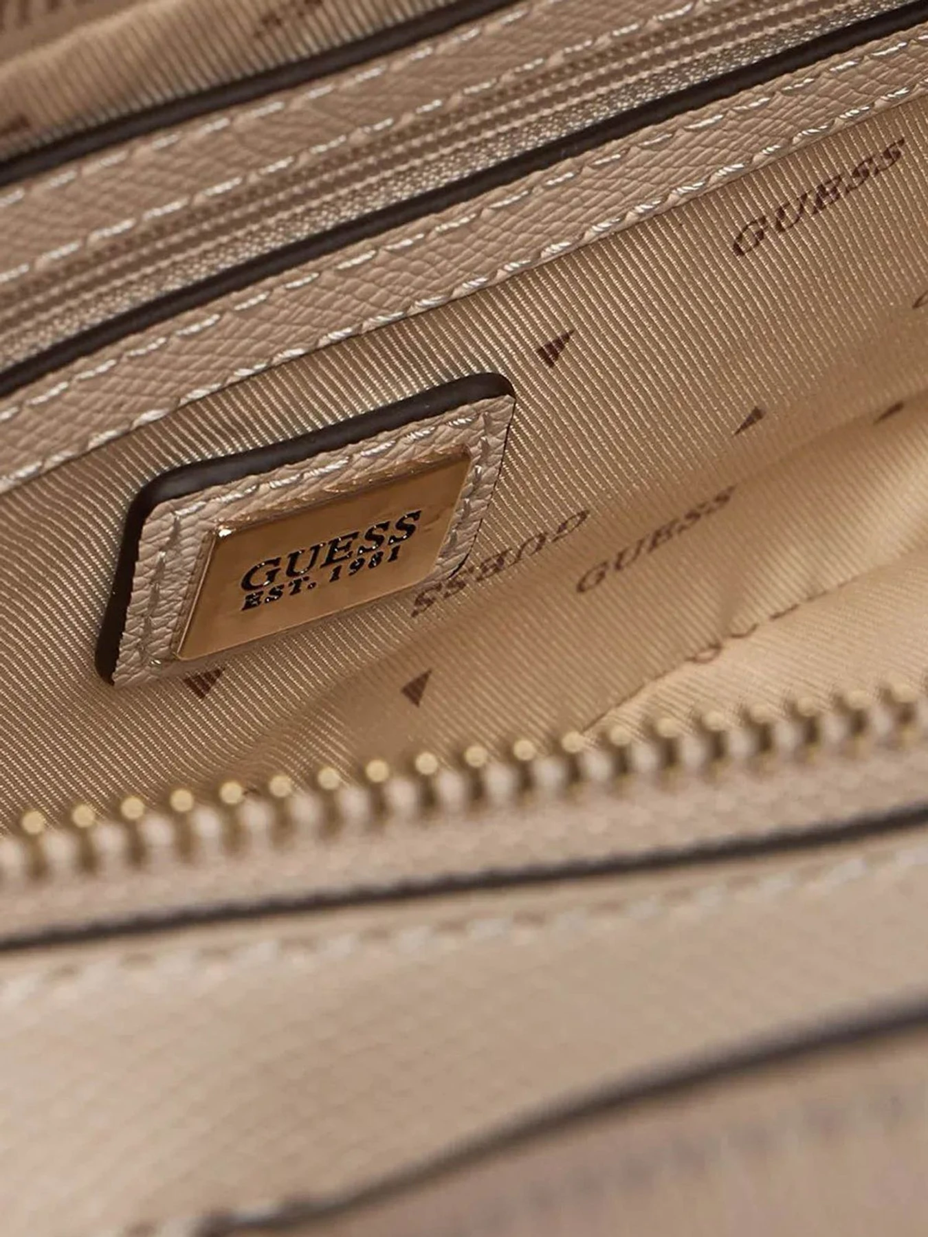 Сумки GUESS модель HWBG98.99050;LTA Сумки GUESS модель HWBG98.99050;LTA Фото