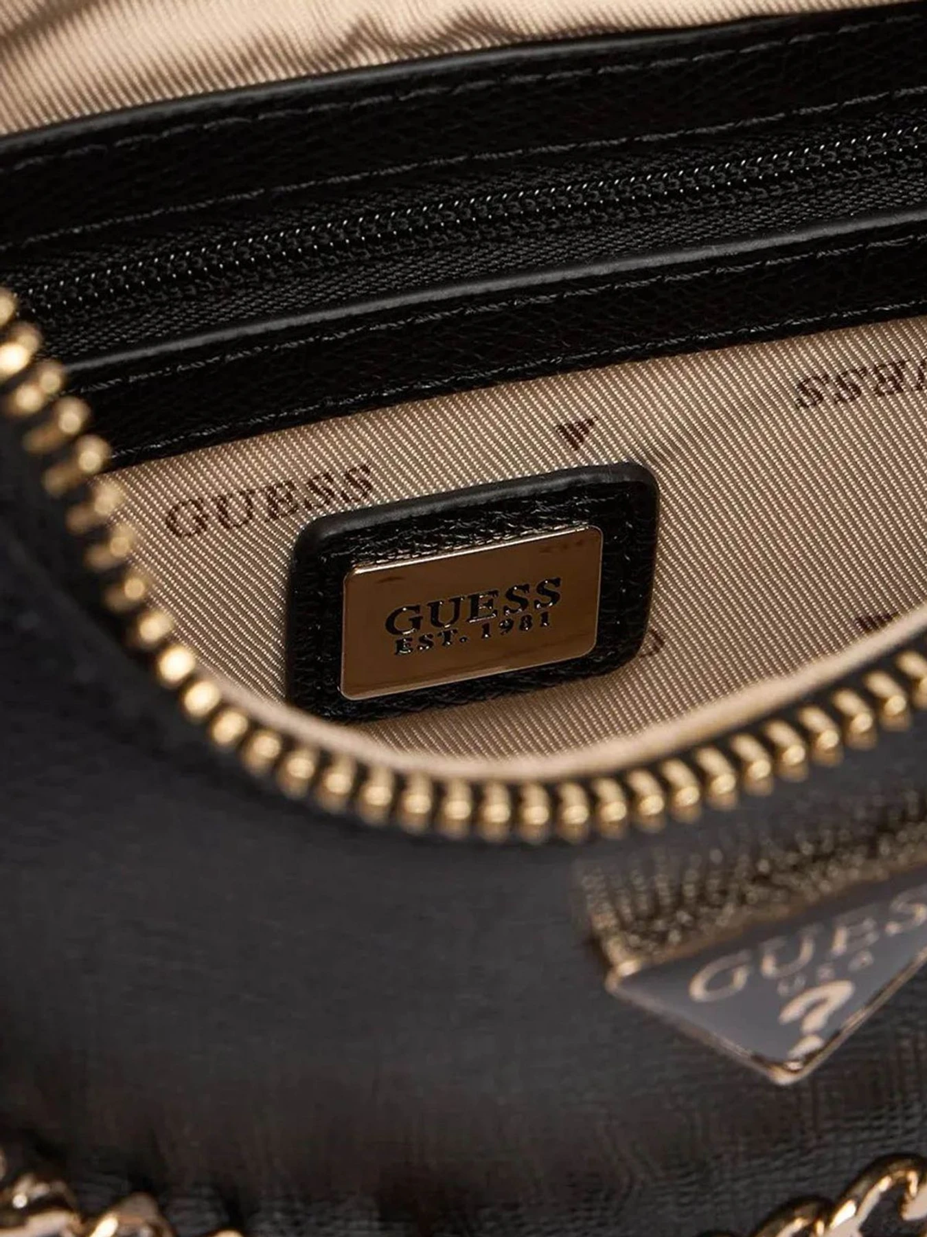 Сумки GUESS модель HWBG98.99180;BLA Сумки GUESS модель HWBG98.99180;BLA Фото