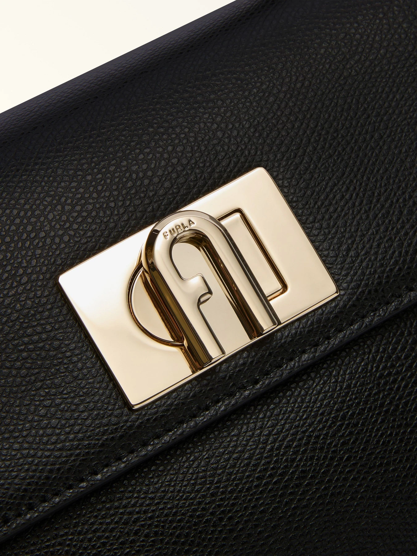 Сумки Furla модель WB00109ARE000O60009161 Сумки Furla модель WB00109ARE000O60009161 Фото