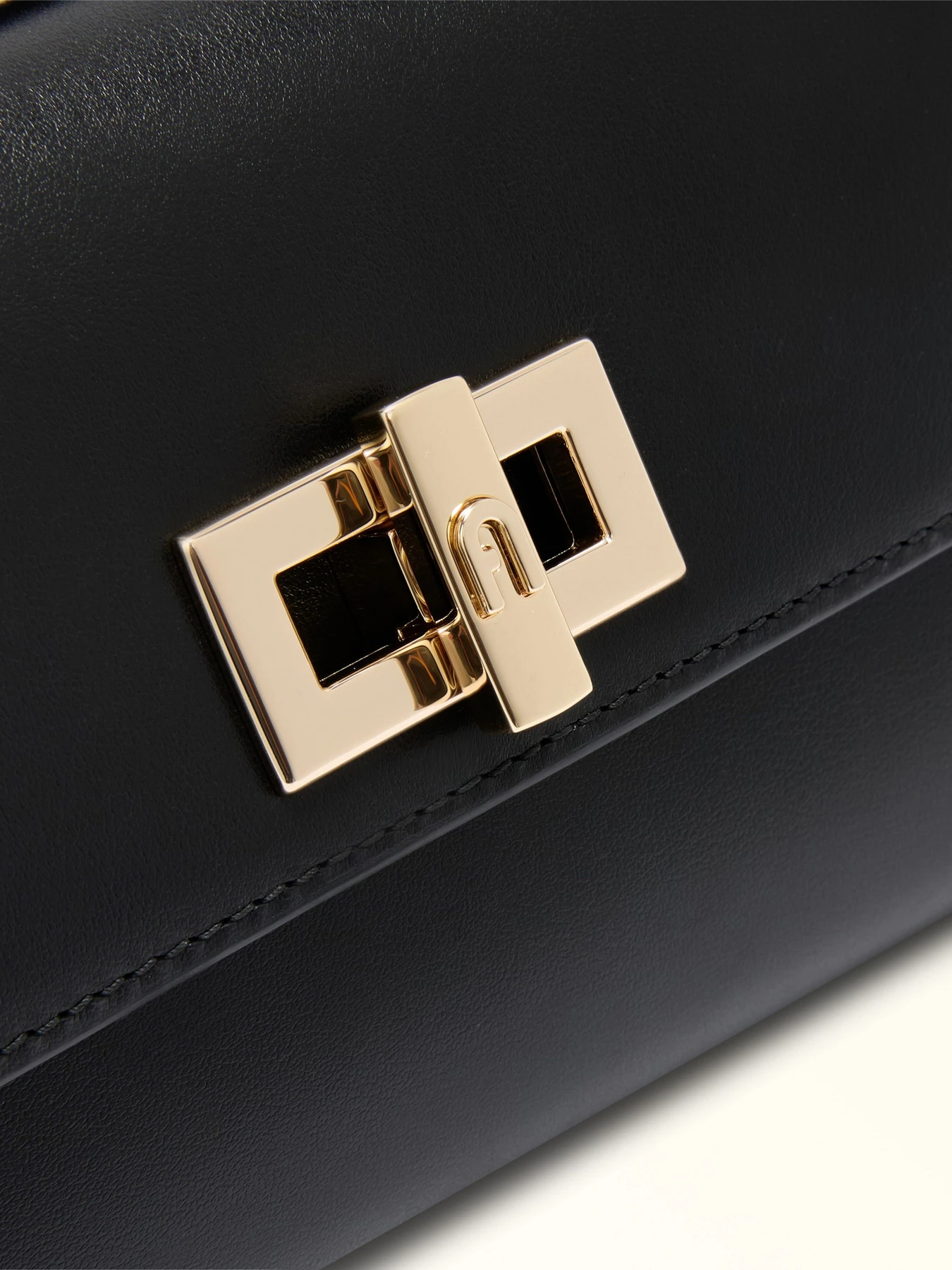 Сумки Furla модель WE00841AX0733O60001007 Сумки Furla модель WE00841AX0733O60001007 Фото