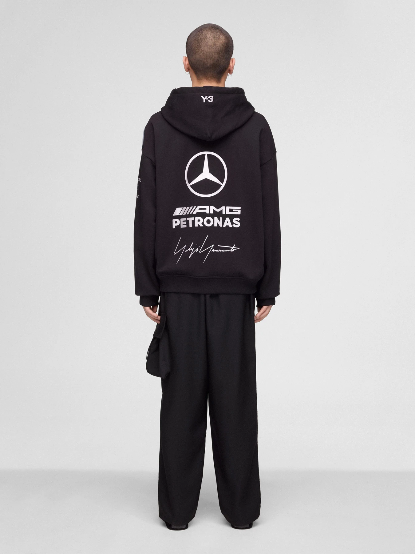 Худи и свитшоты Adidas модель KR2392 Худи и свитшоты Adidas модель KR2392 Фото