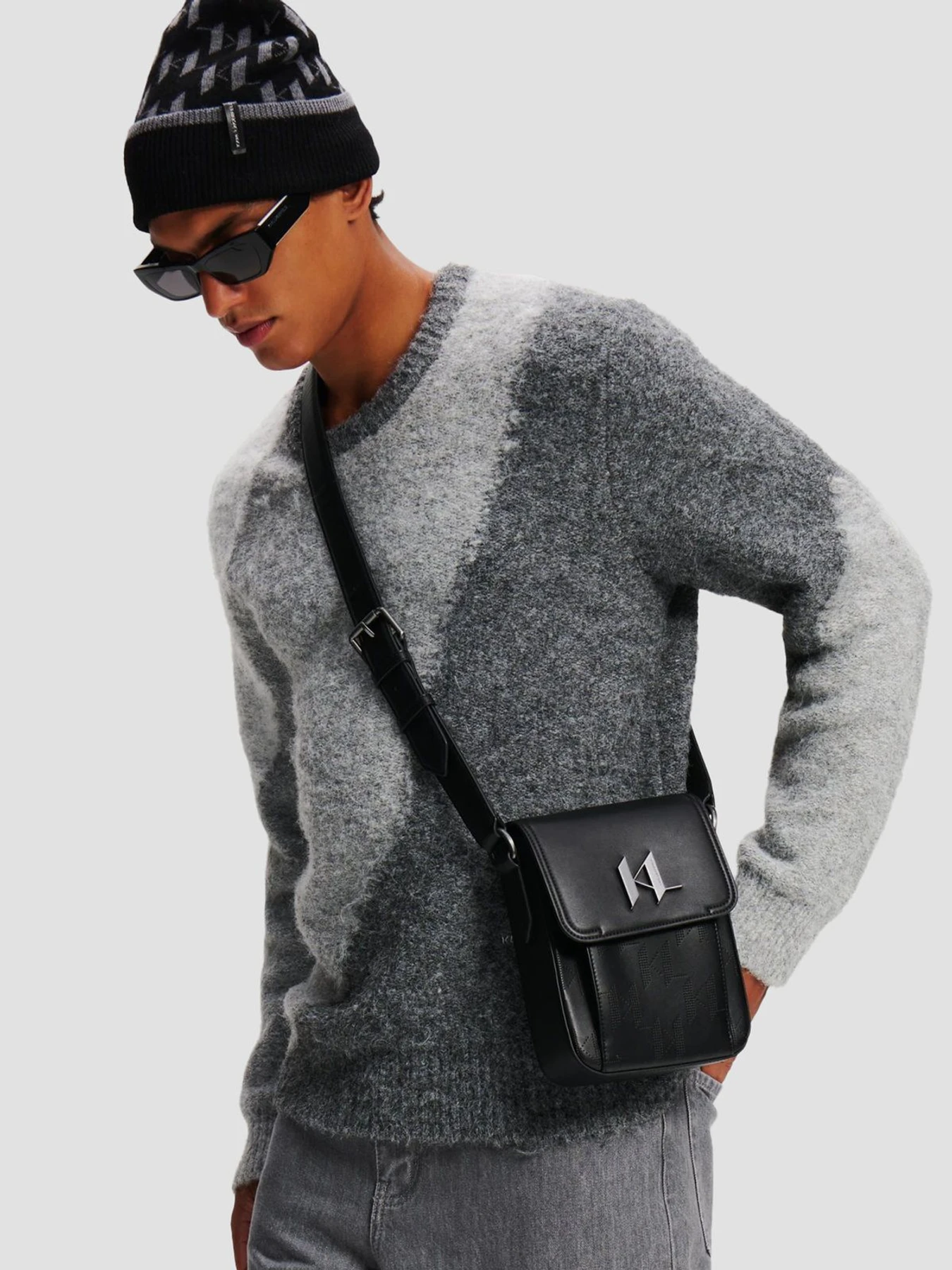 Сумки Karl Lagerfeld модель 246M3076;999 Сумки Karl Lagerfeld модель 246M3076;999 Фото