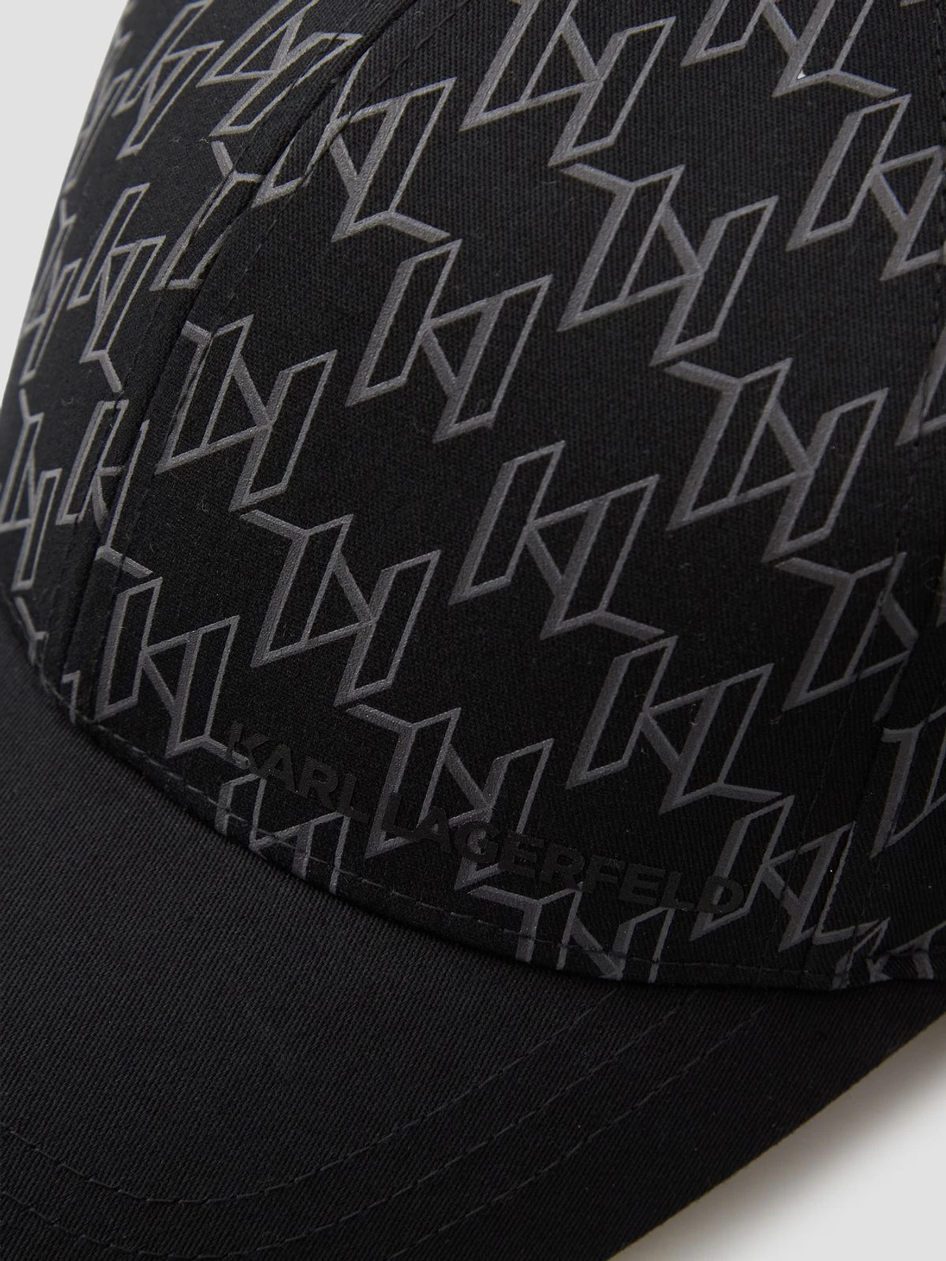 Шапки и кепки Karl Lagerfeld модель 561123.805615;990 Шапки и кепки Karl Lagerfeld модель 561123.805615;990 Фото