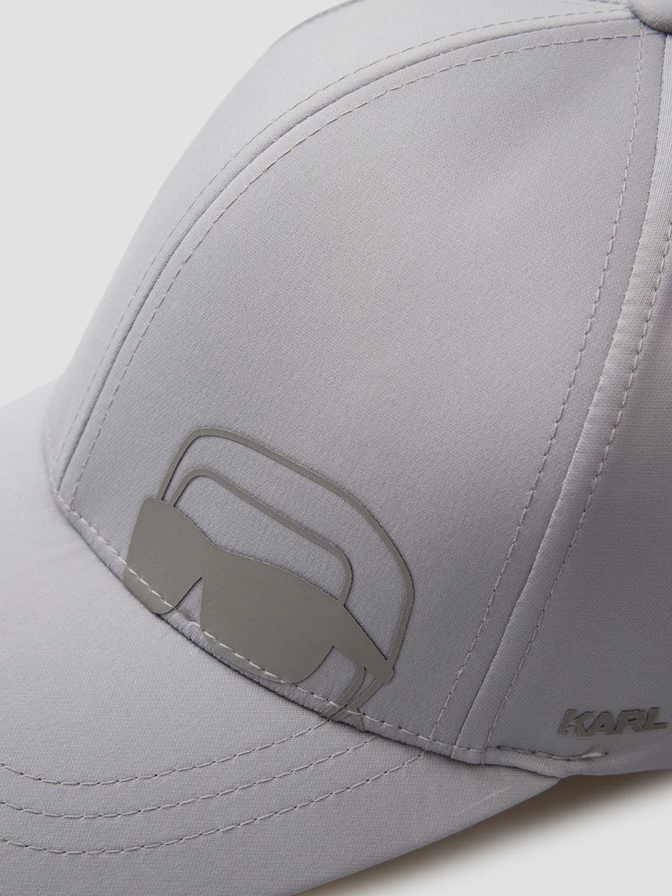 Шапки и кепки Karl Lagerfeld модель 561124.805611;940 Шапки и кепки Karl Lagerfeld модель 561124.805611;940 Фото