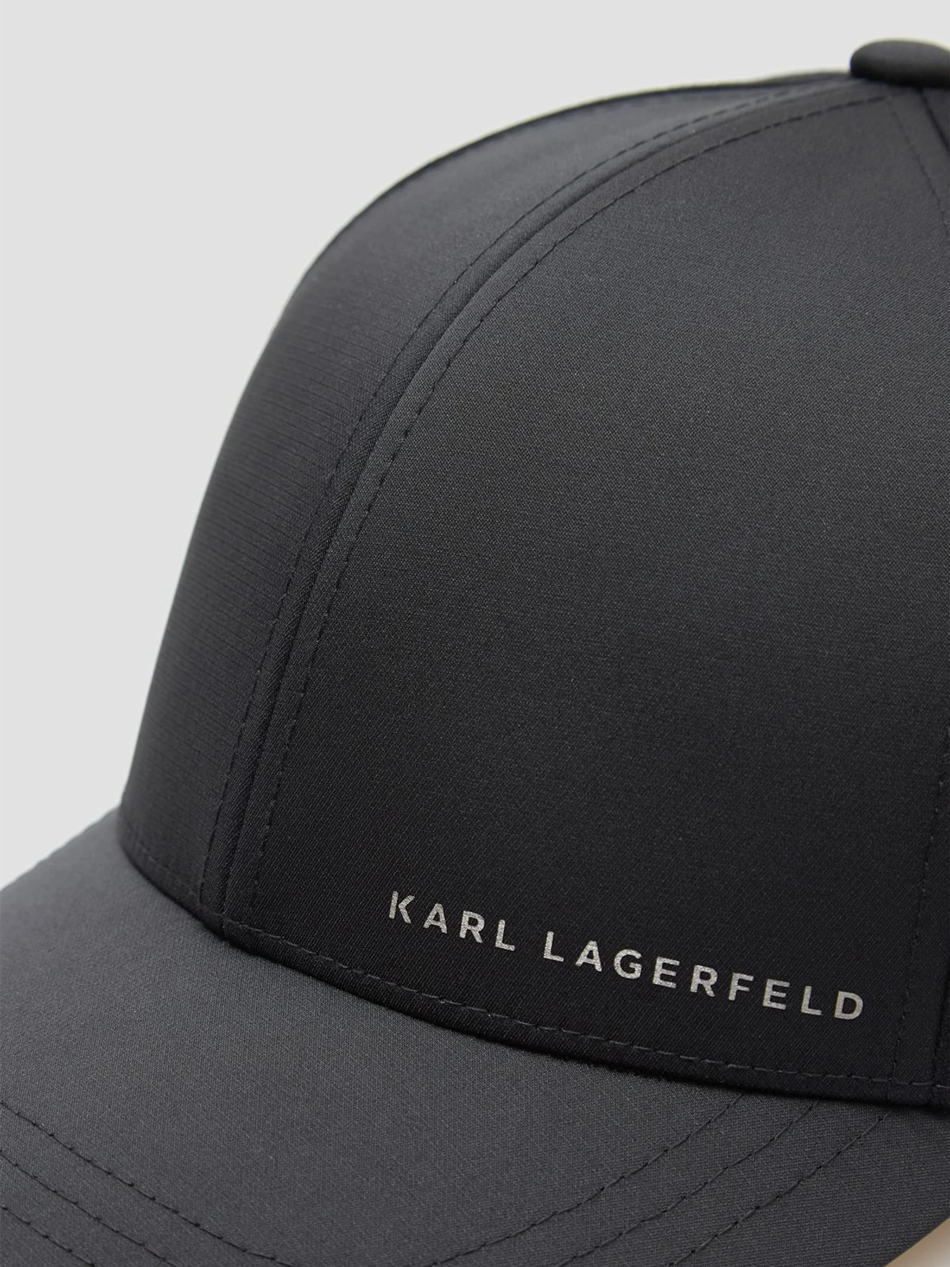 Шапки и кепки Karl Lagerfeld модель 562124.805616;990 Шапки и кепки Karl Lagerfeld модель 562124.805616;990 Фото